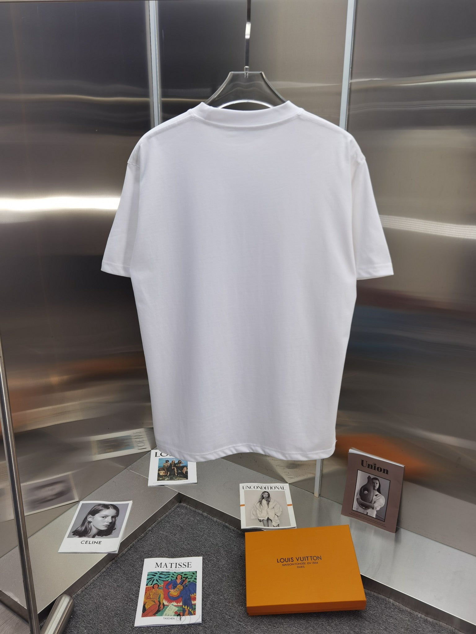 LuxluxHouse Best Quality Clothes T-shirt Loewe