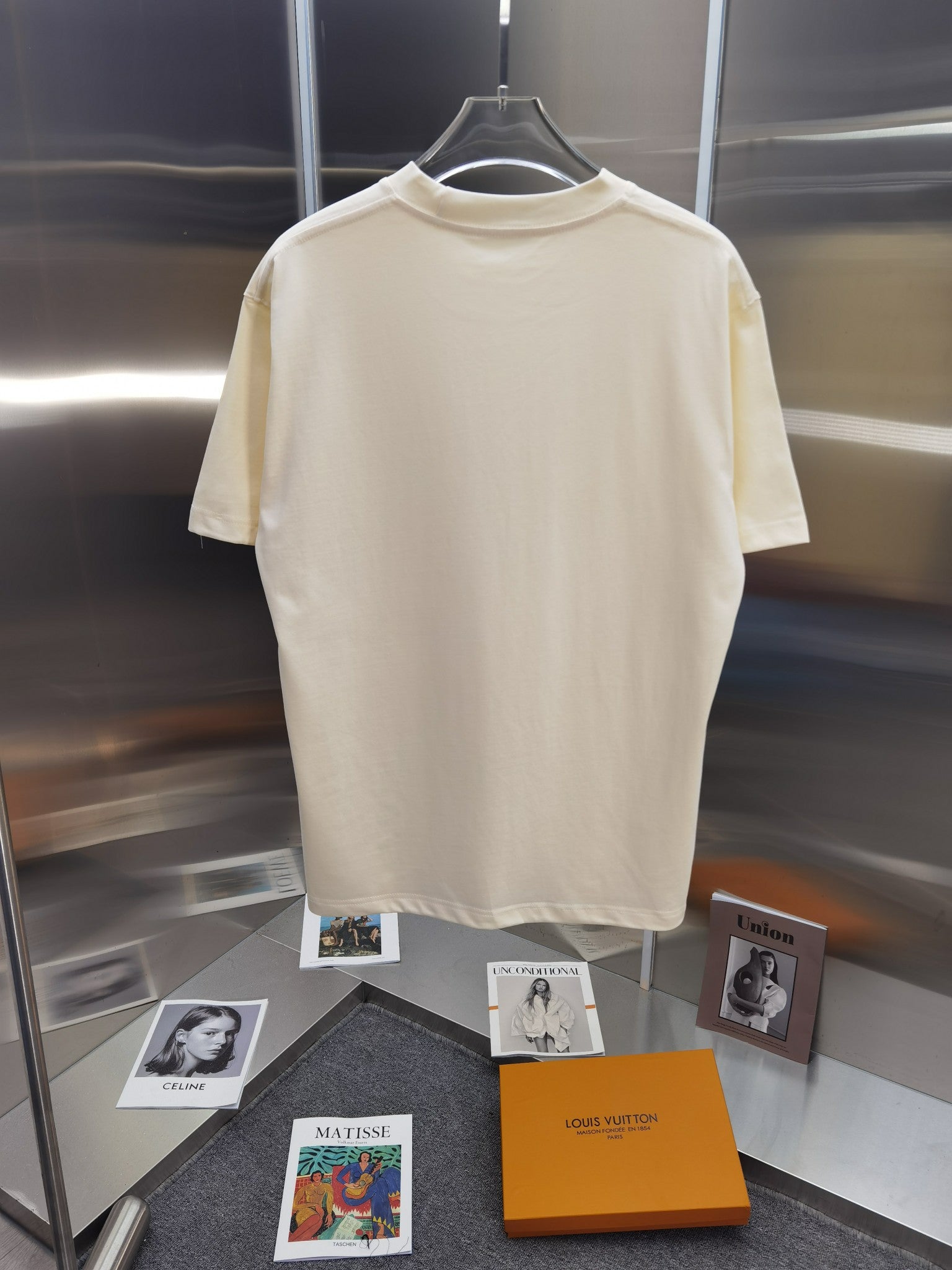 LuxluxHouse Best Quality Clothes T-shirt Loewe