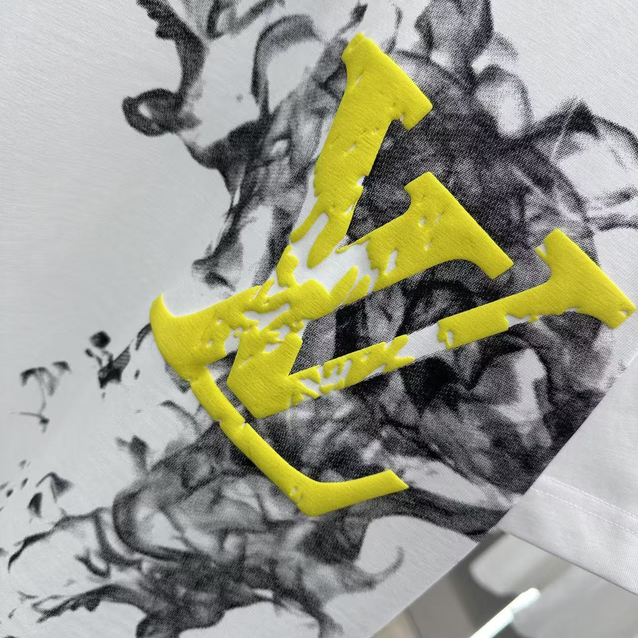 LuxluxHouse Best Quality Clothes T-shirt Louis Vuitton