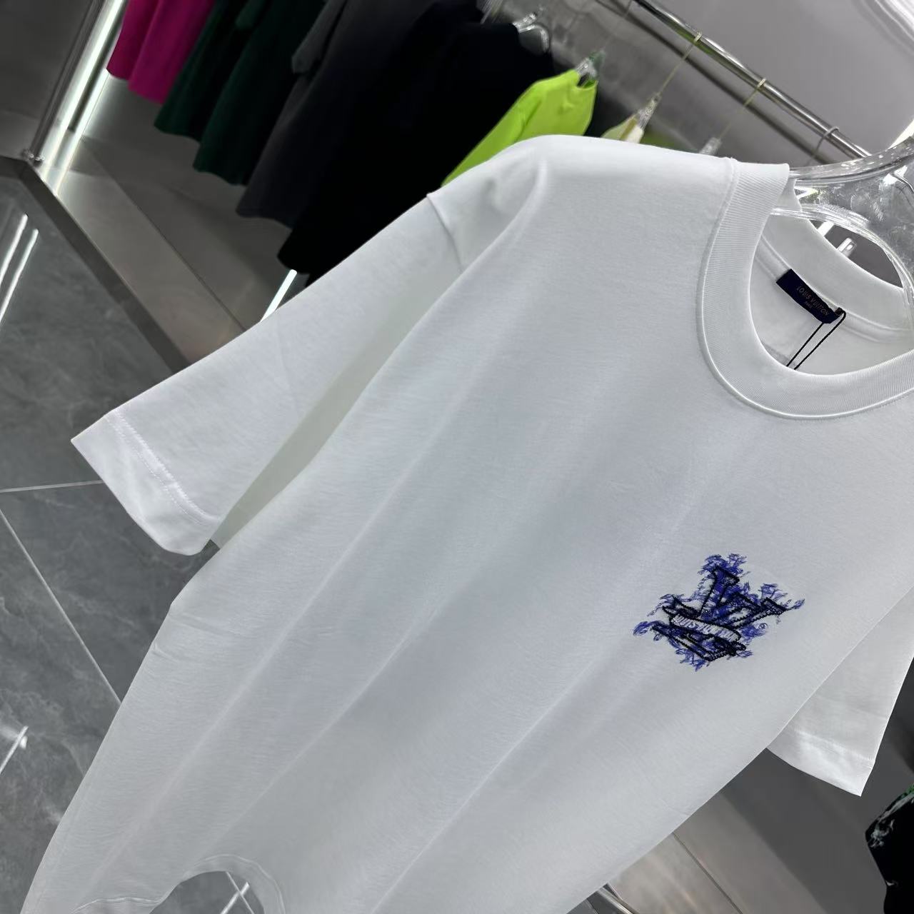 LuxluxHouse Best Quality Clothes T-shirt Louis Vuitton