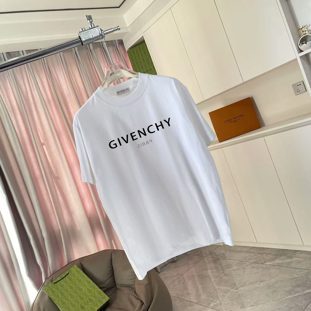 LuxluxHouse Best Quality Clothes Givenchy T-shirt