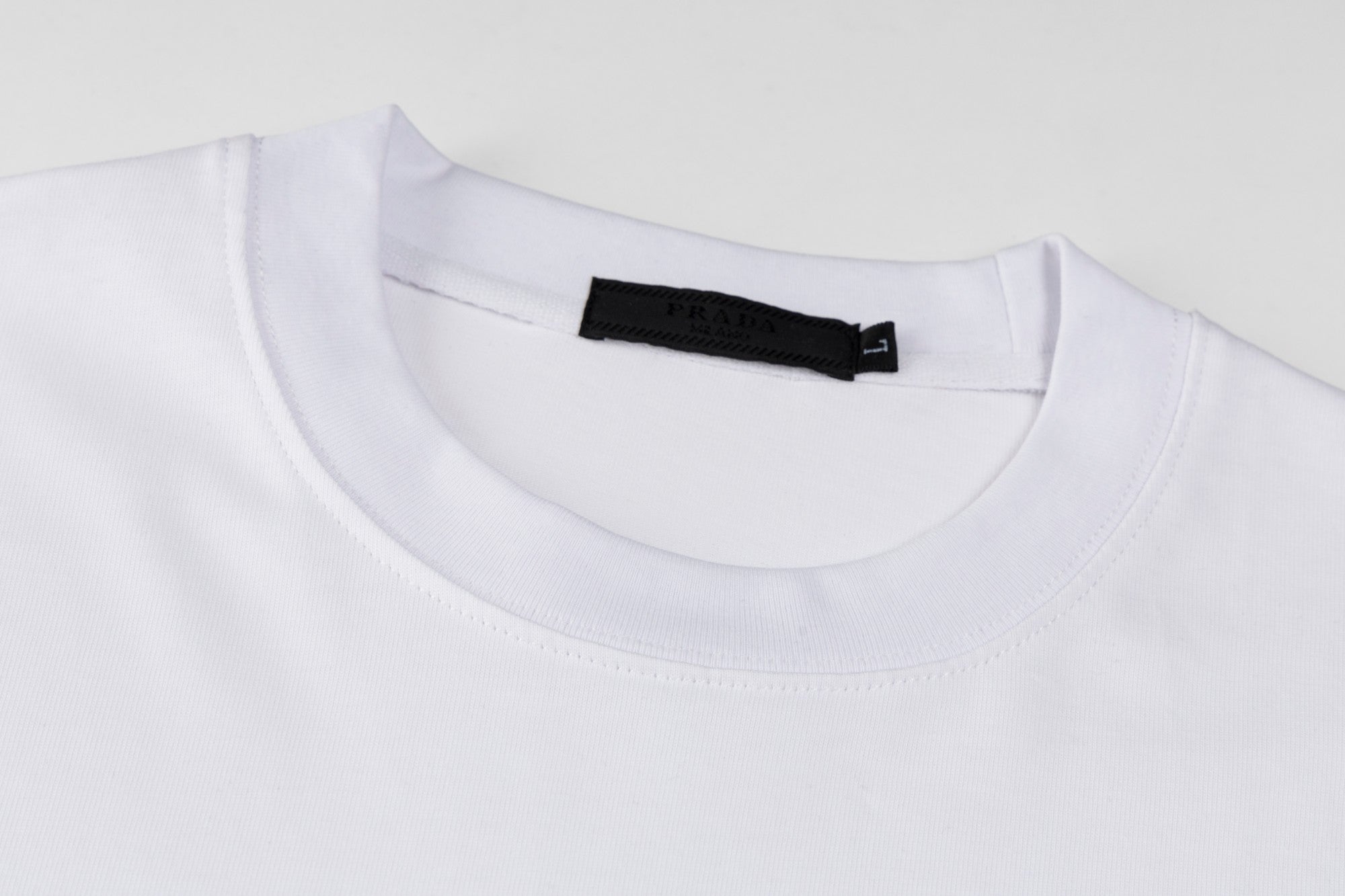 LuxluxHouse Best Quality Clothes T-shirt Prada