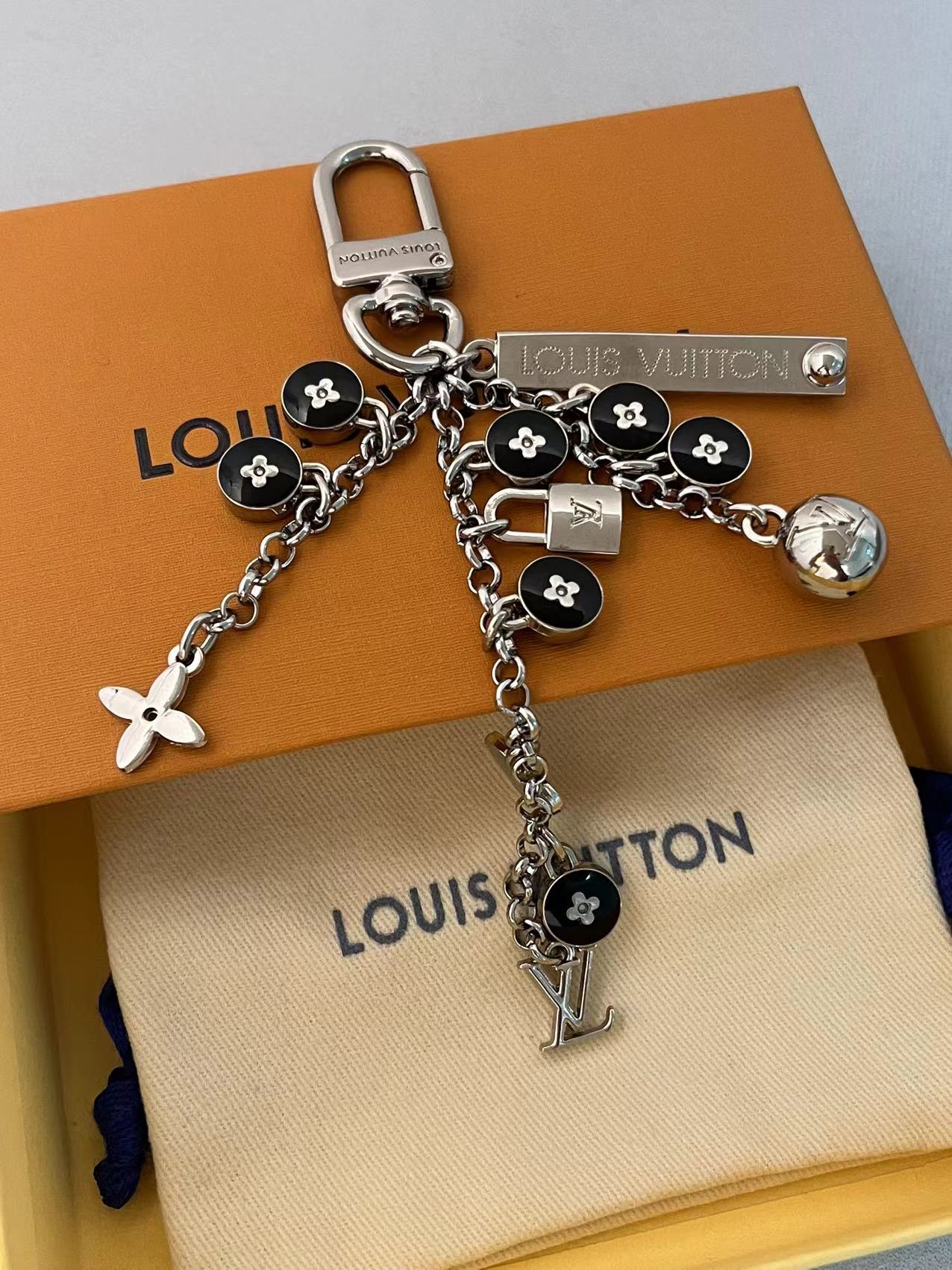 LuxluxHouse Best Quality Accessories Louis Vuitton Keychain