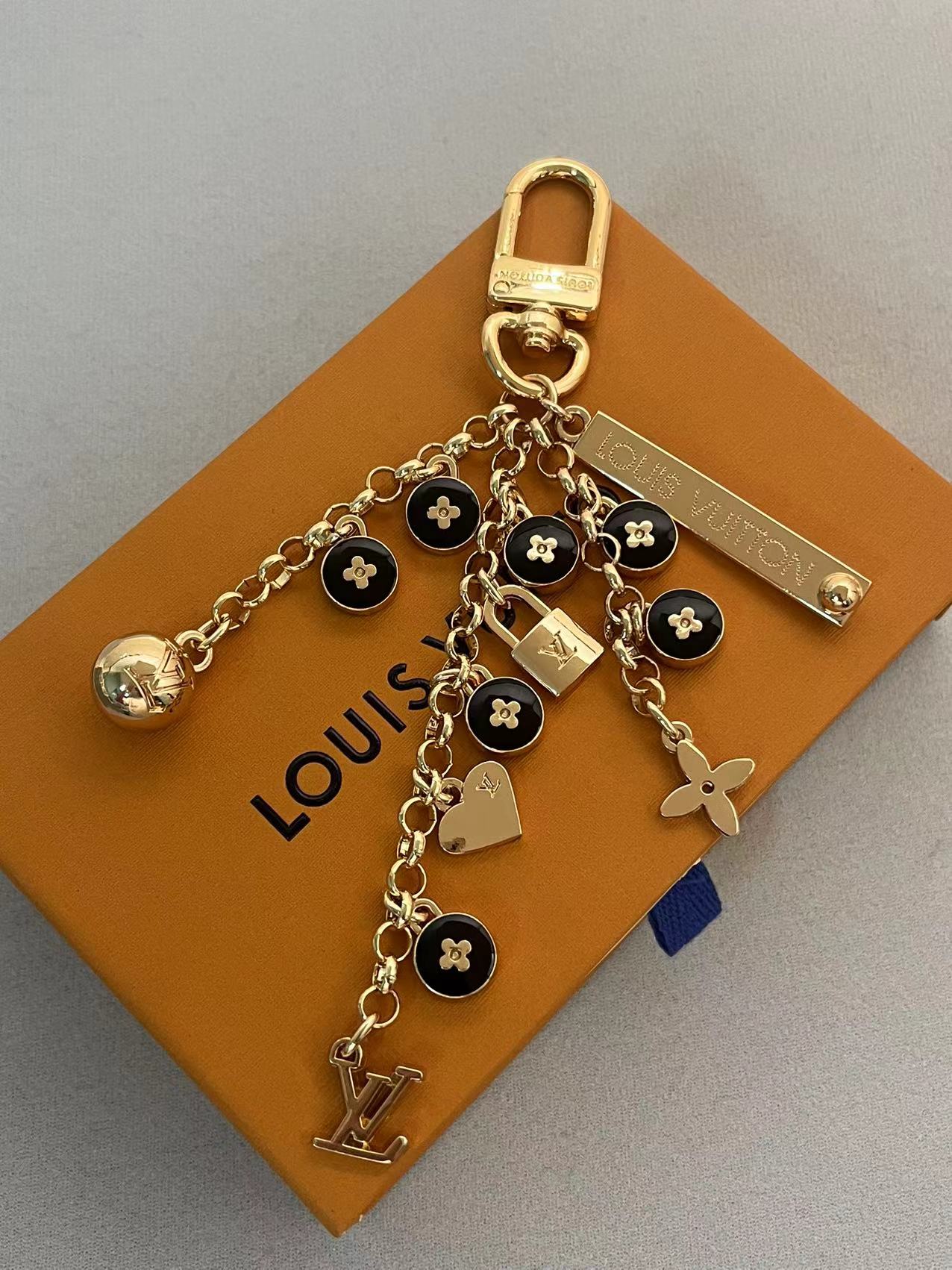 LuxluxHouse Best Quality Accessories Louis Vuitton Keychain