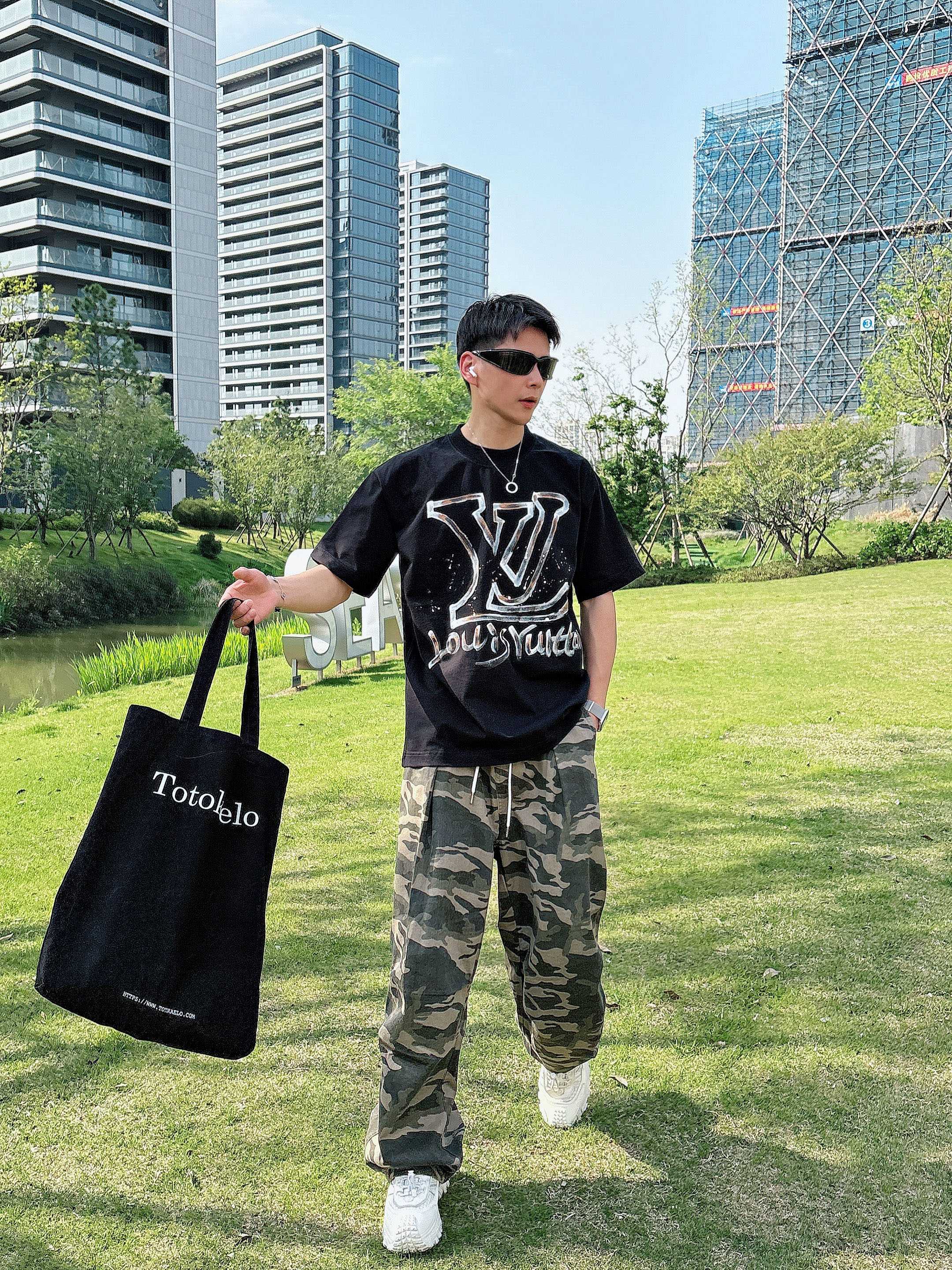 LuxluxHouse Best Quality Clothes T-shirt Louis Vuitton