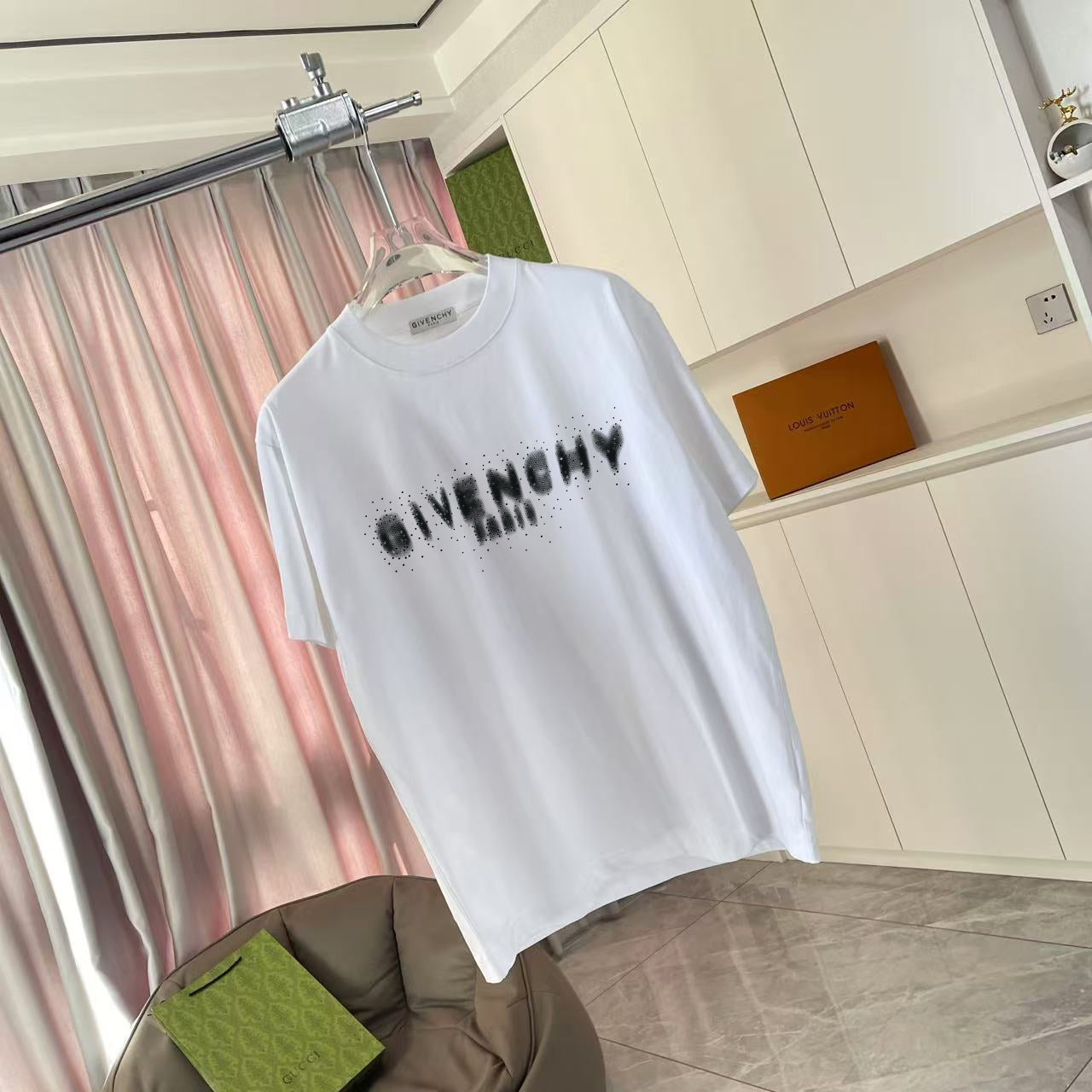 LuxluxHouse Best Quality Clothes Givenchy T-shirt