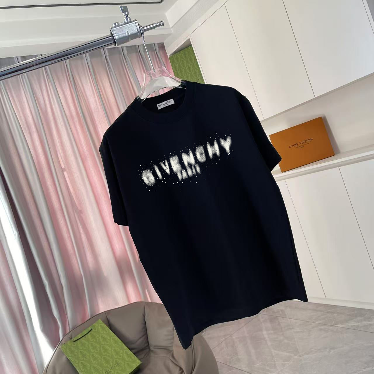 LuxluxHouse Best Quality Clothes Givenchy T-shirt