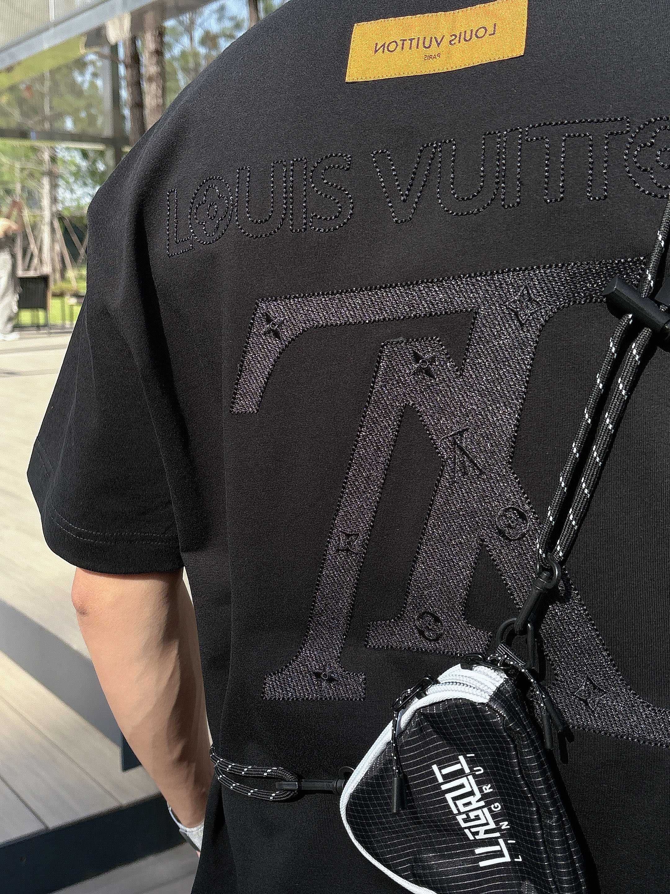 LuxluxHouse Best Quality Clothes T-shirt Louis Vuitton