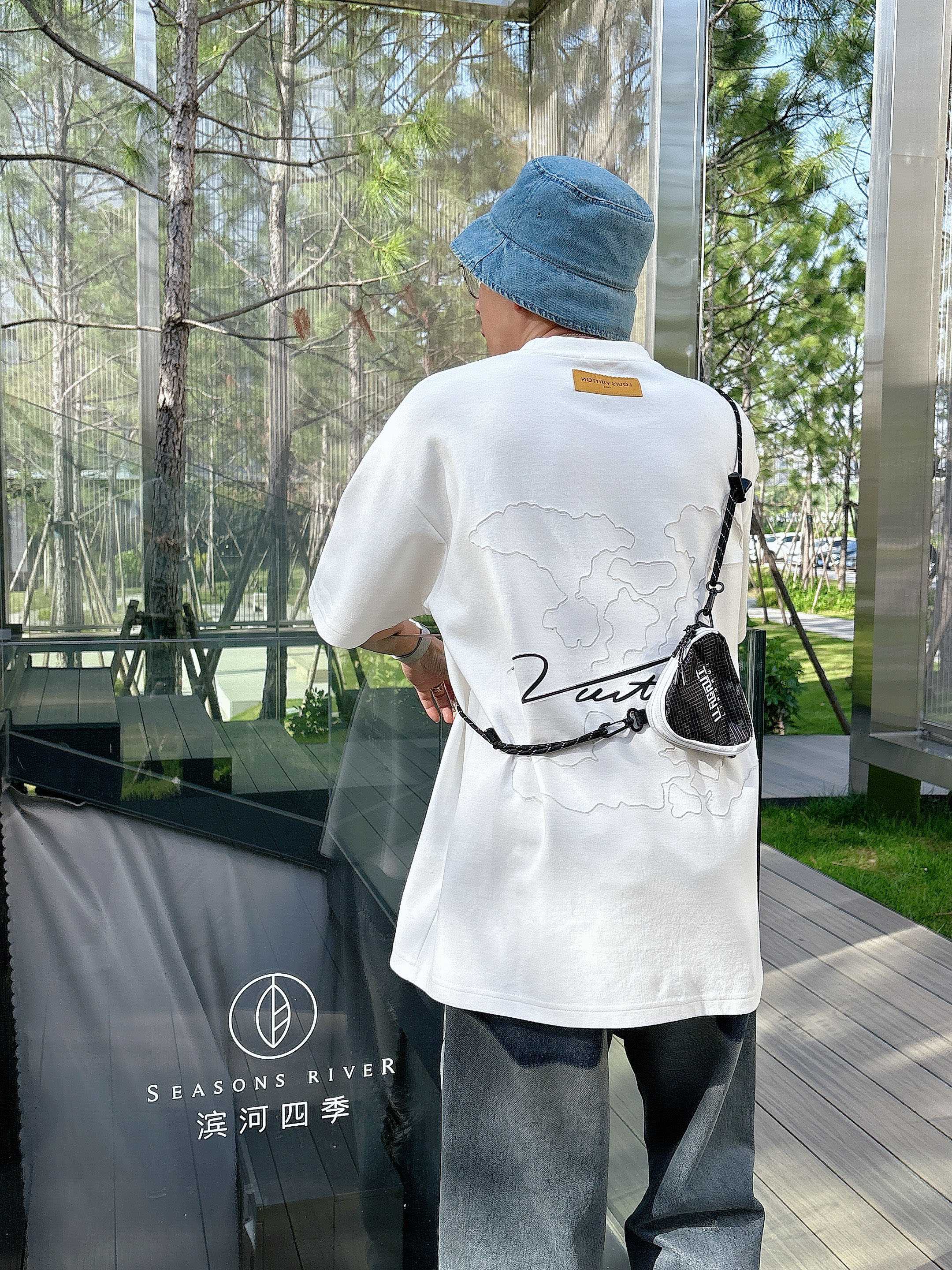 LuxluxHouse Best Quality Clothes T-shirt Louis Vuitton