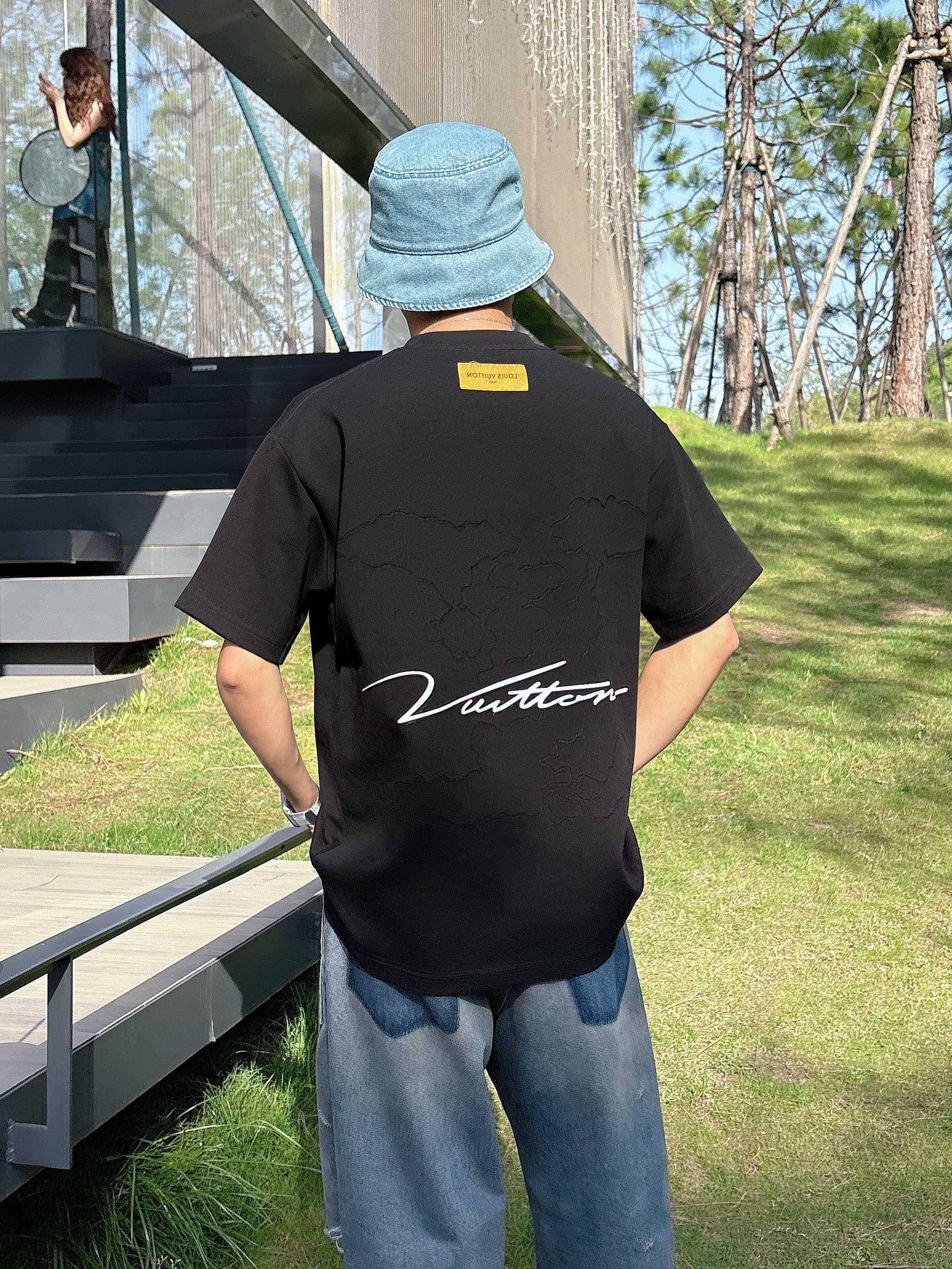 LuxluxHouse Best Quality Clothes T-shirt Louis Vuitton