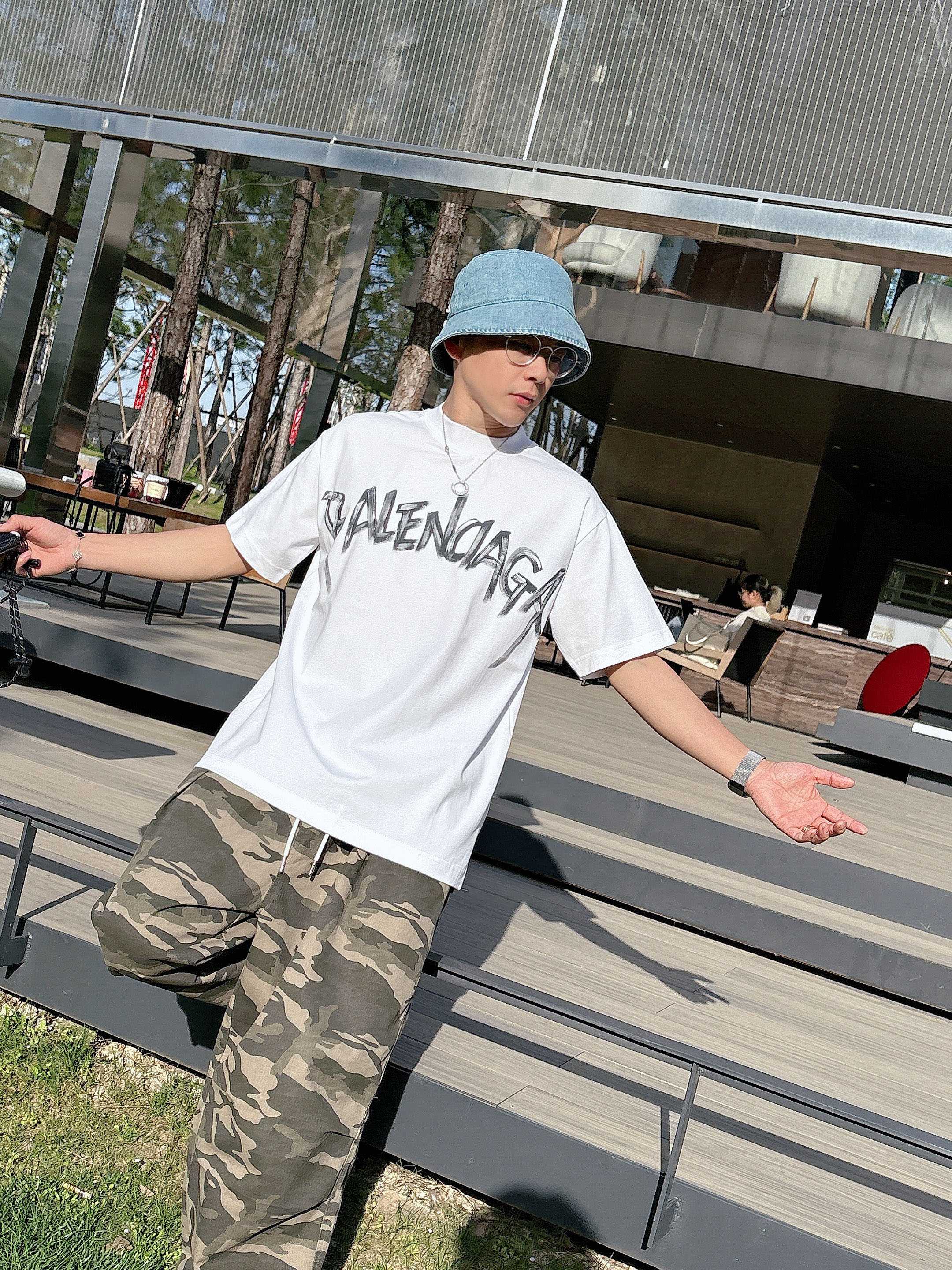 LuxluxHouse Best Quality Clothes Balenciaga T-shirt