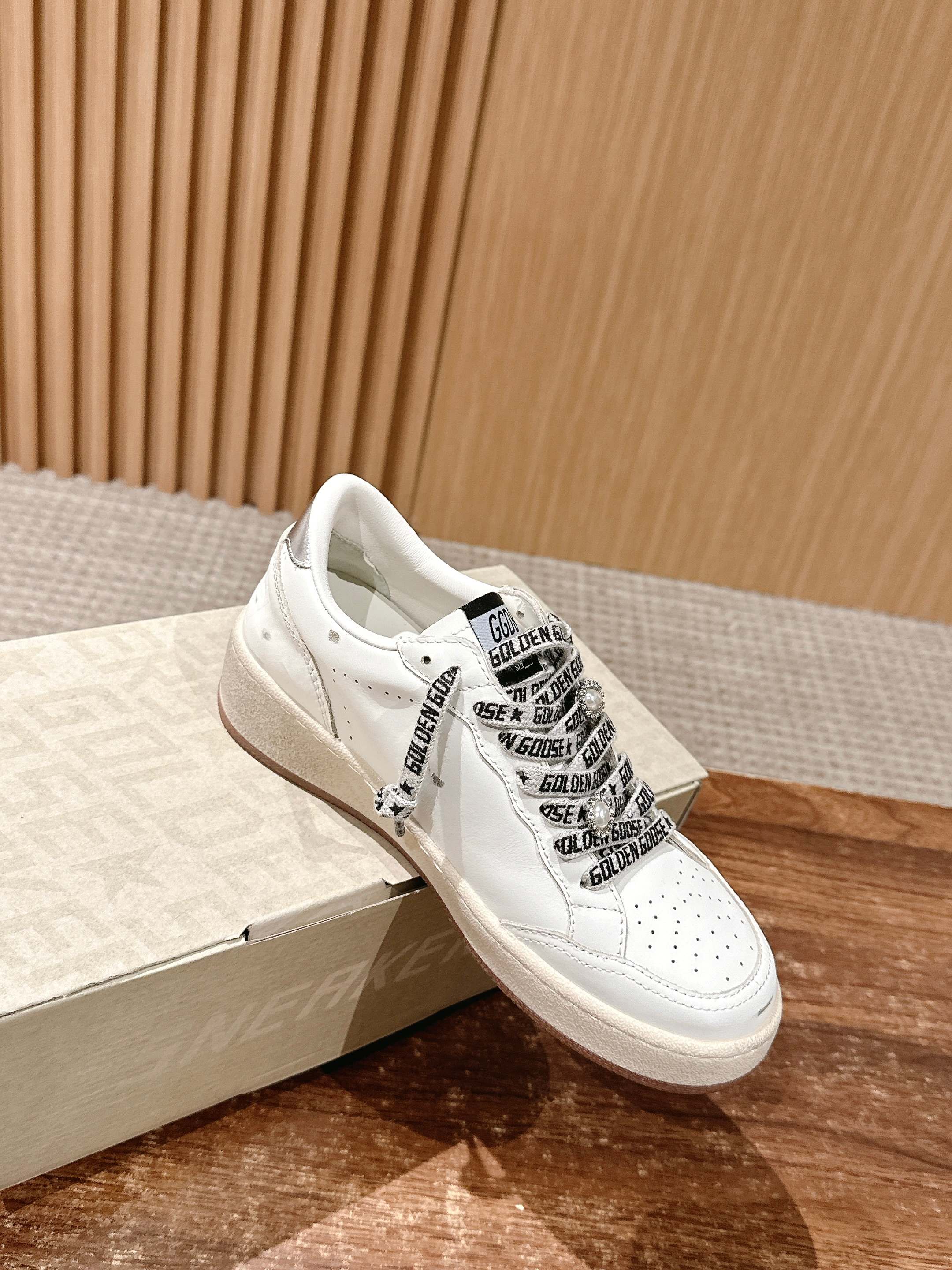 LuxluxHouse Best Quality Shoes Golden Goose