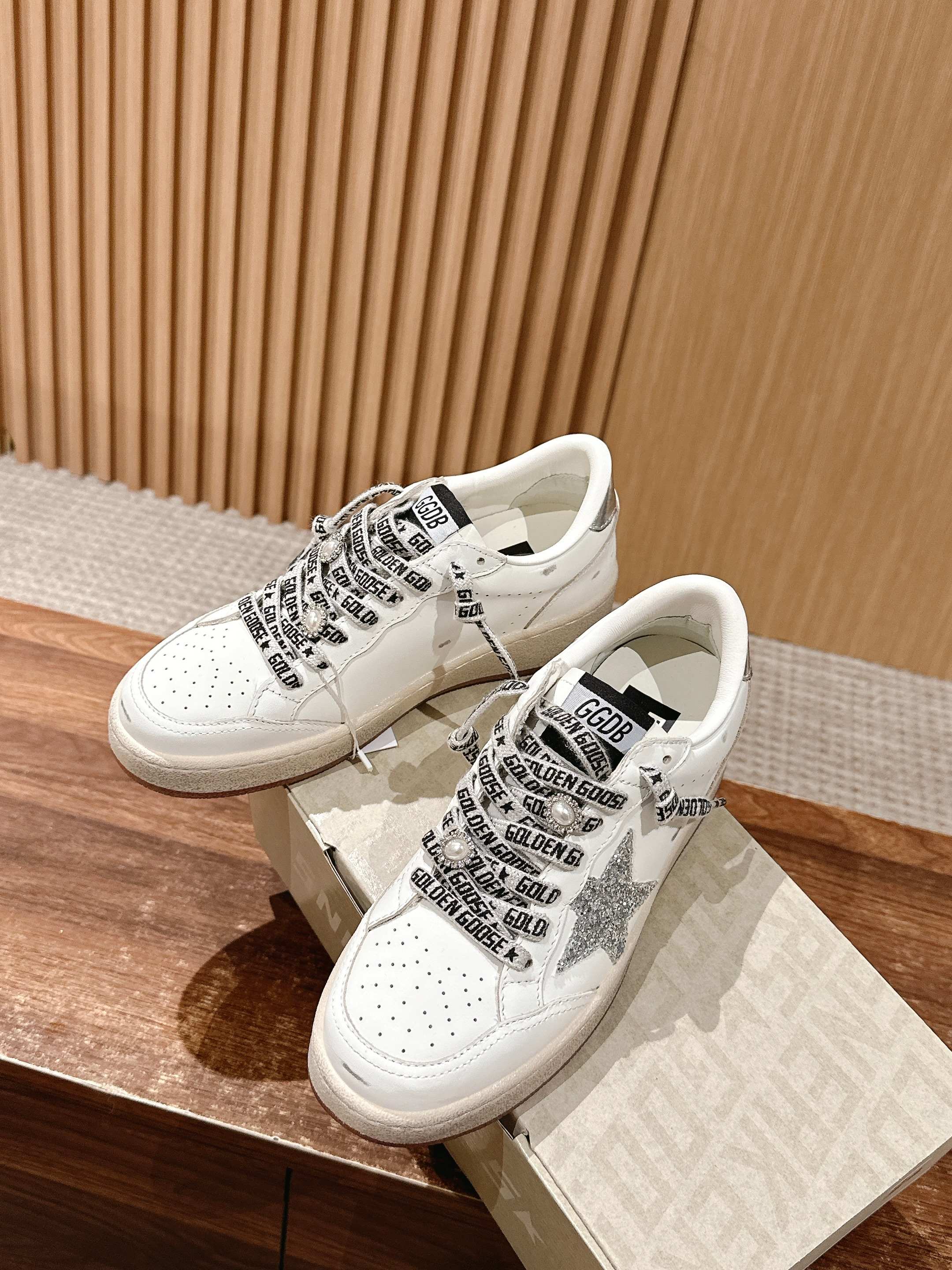 LuxluxHouse Best Quality Shoes Golden Goose