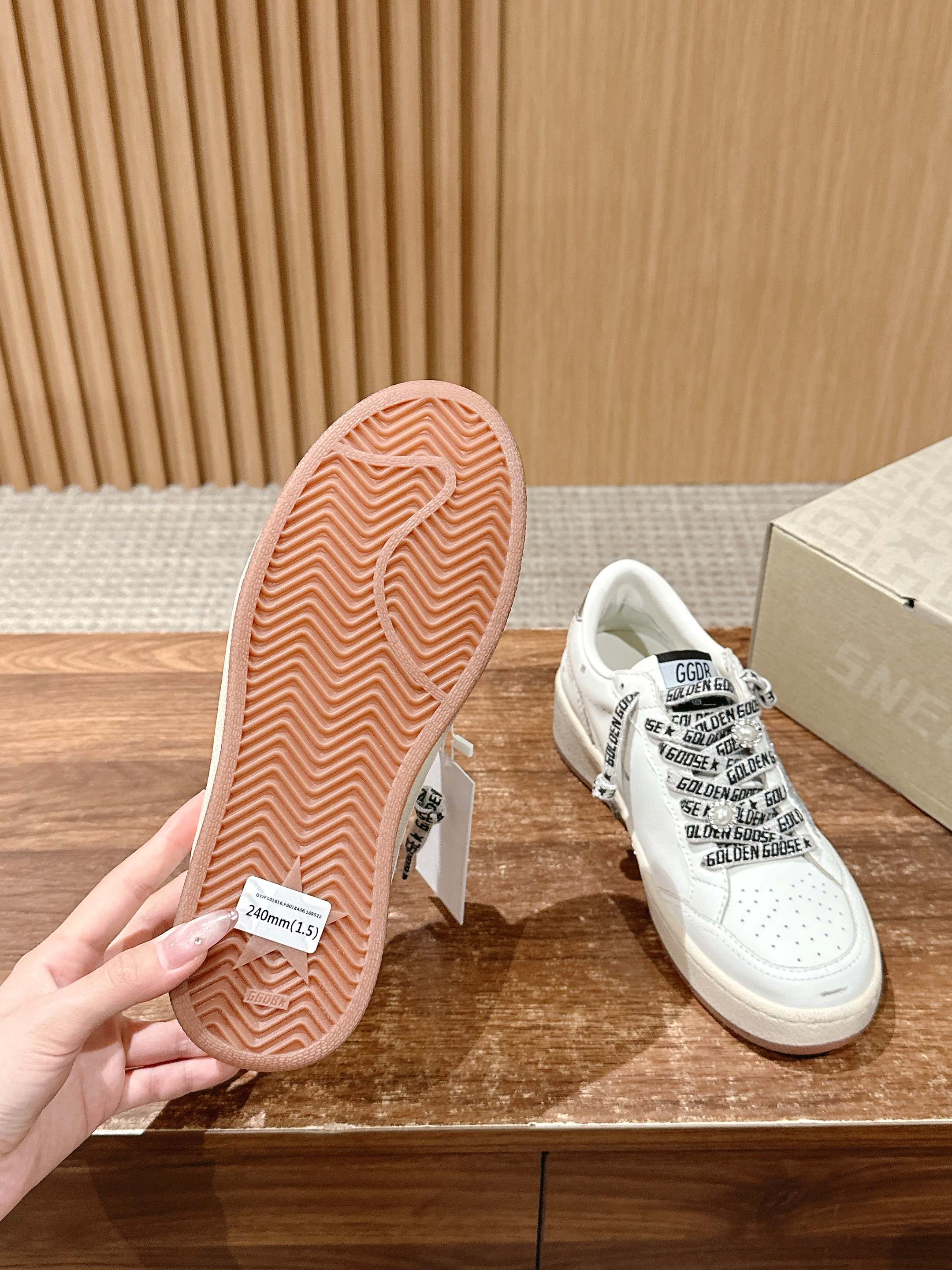 LuxluxHouse Best Quality Shoes Golden Goose