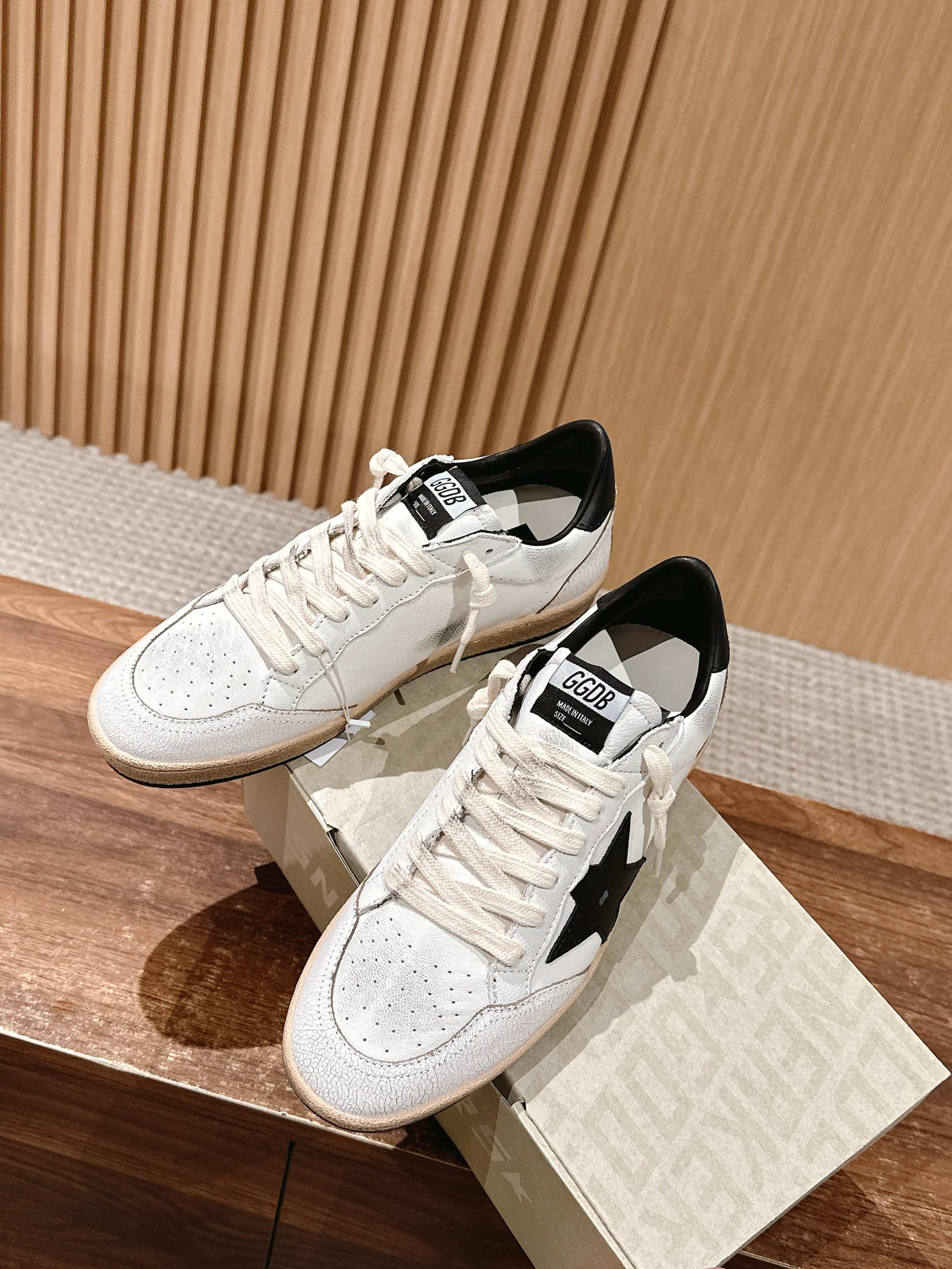 LuxluxHouse Best Quality Shoes Golden Goose