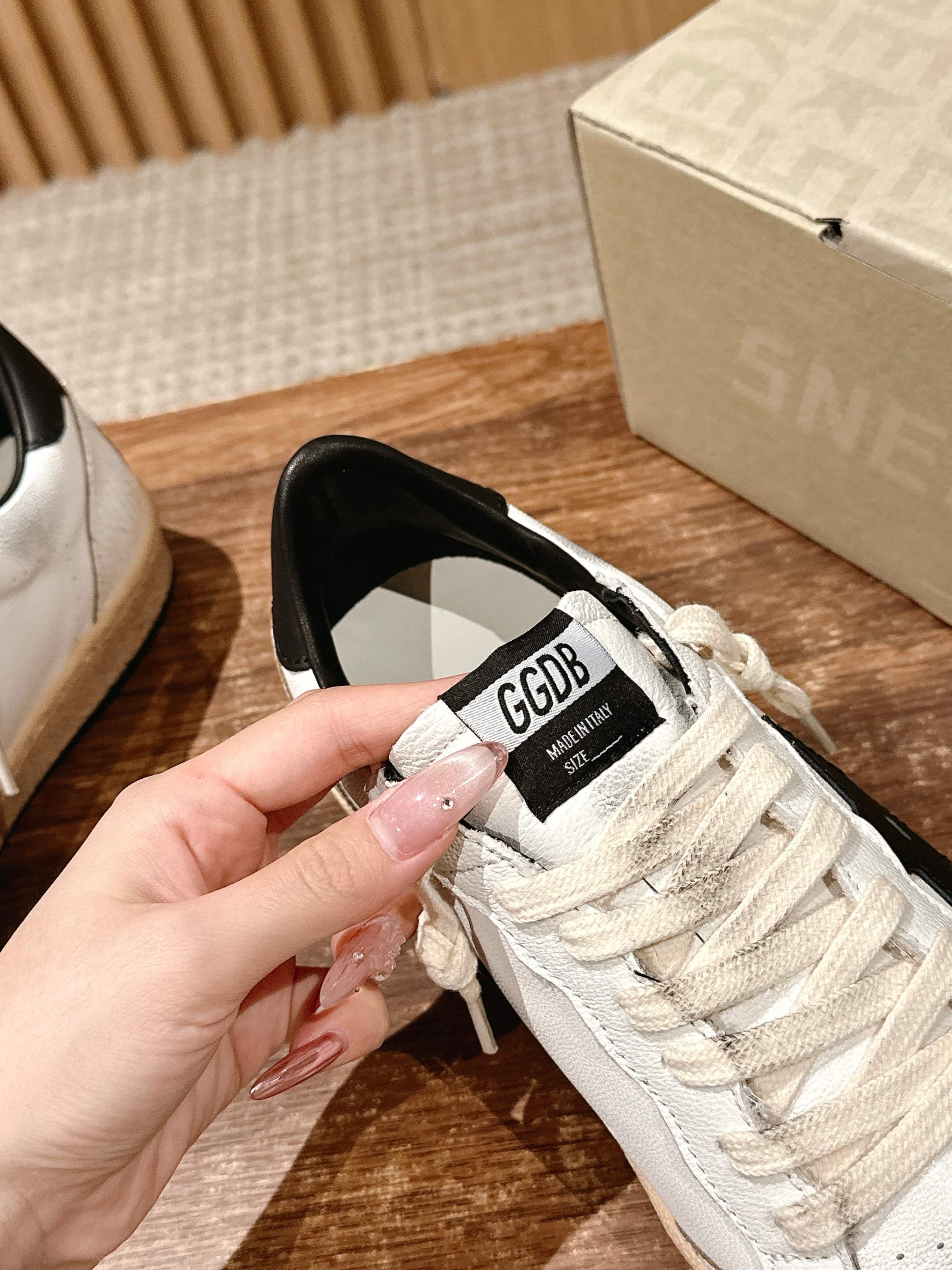 LuxluxHouse Best Quality Shoes Golden Goose