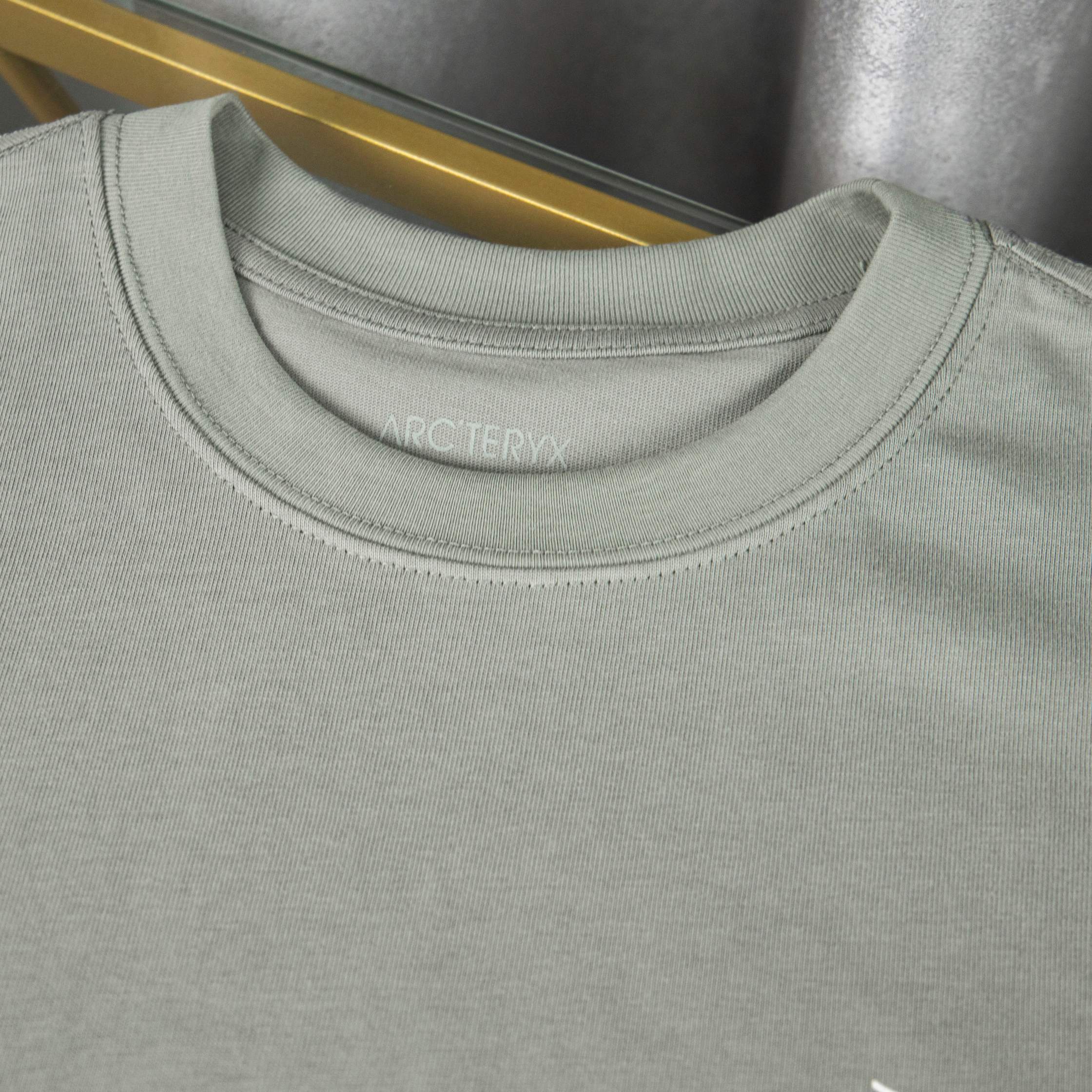 LuxluxHouse Best Quality Clothes T-shirt Arcteryx