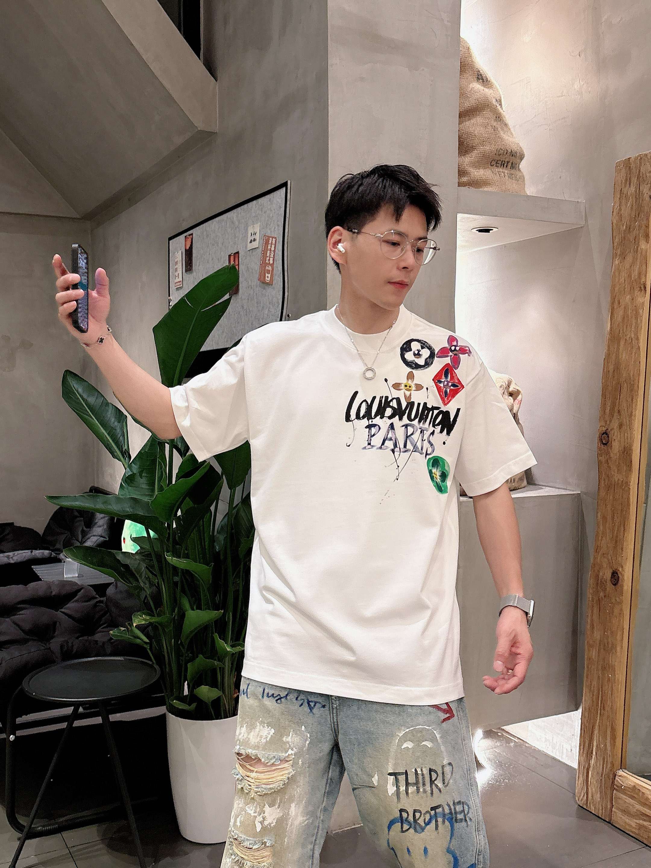 LuxluxHouse Best Quality Clothes T-shirt Louis Vuitton