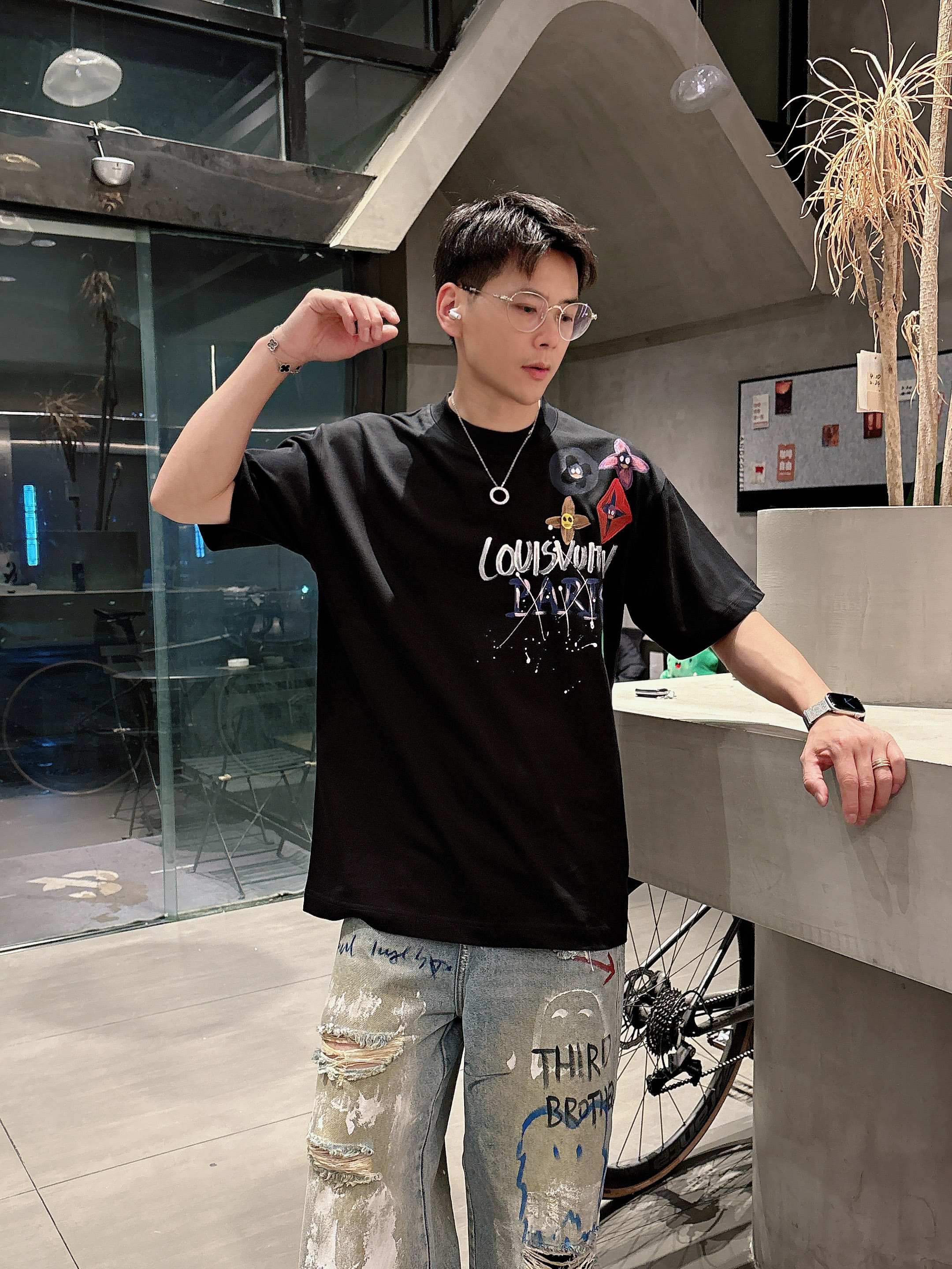 LuxluxHouse Best Quality Clothes T-shirt Louis Vuitton