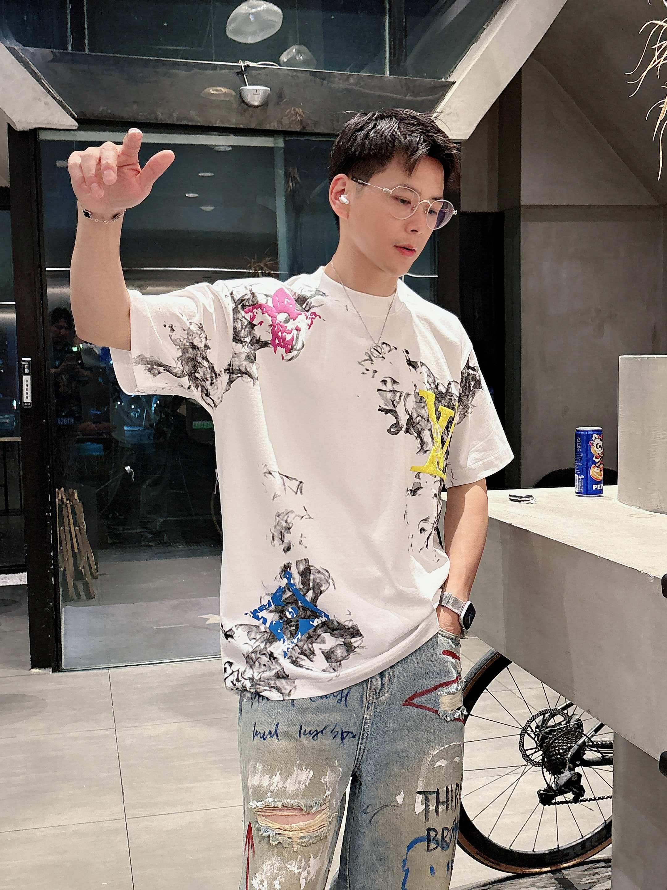 LuxluxHouse Best Quality Clothes T-shirt Louis Vuitton