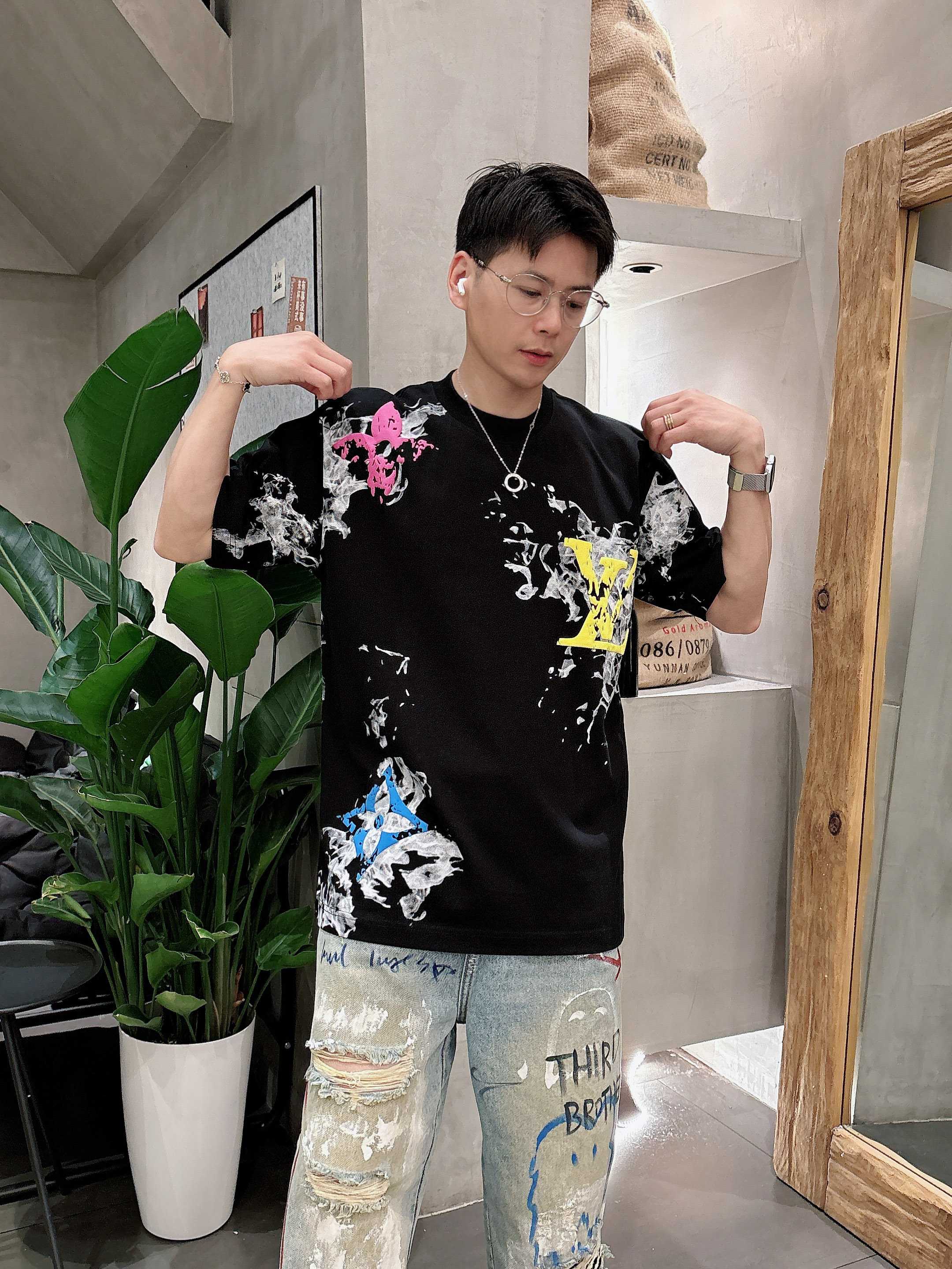 LuxluxHouse Best Quality Clothes T-shirt Louis Vuitton