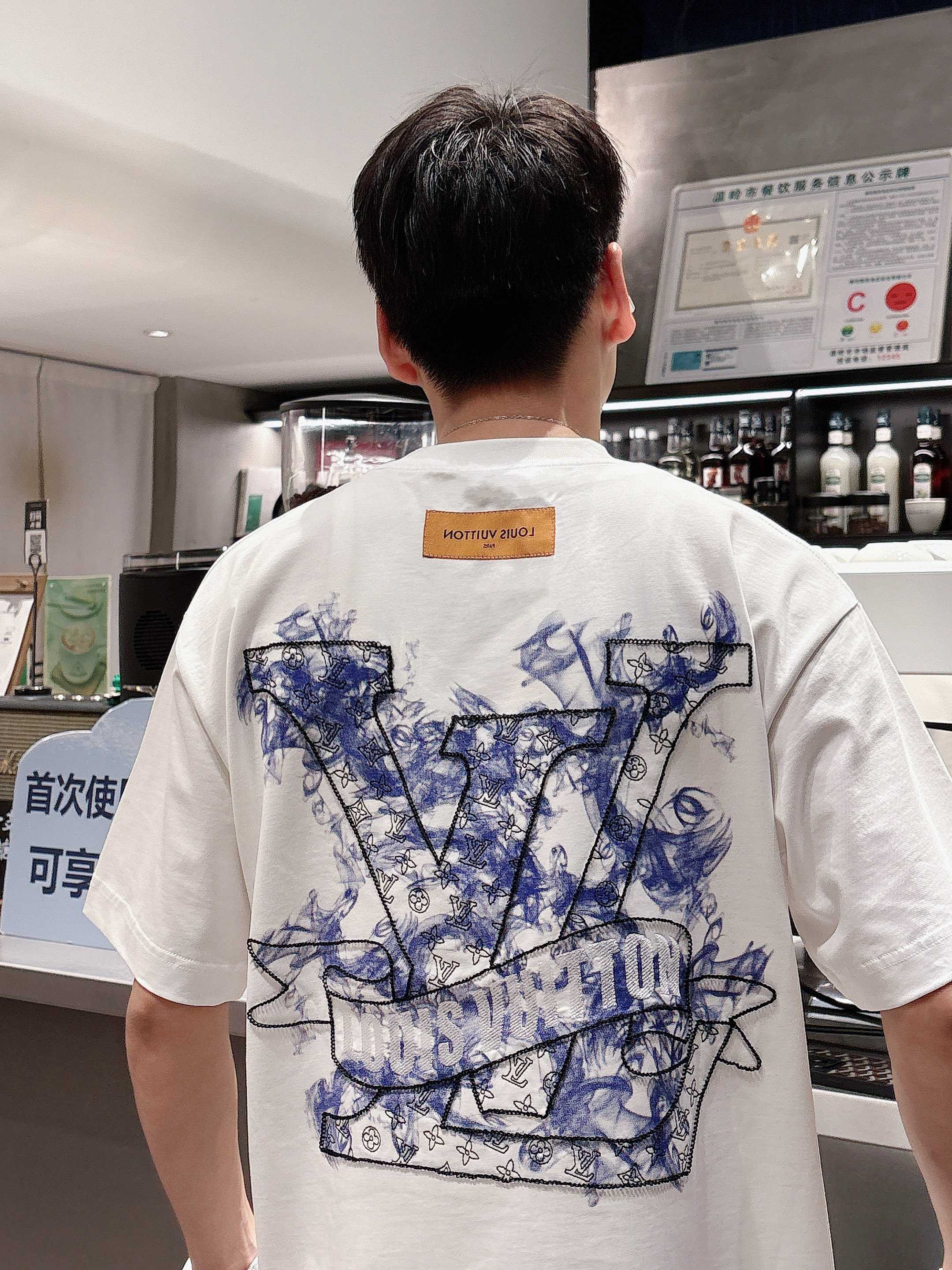 LuxluxHouse Best Quality Clothes T-shirt Louis Vuitton