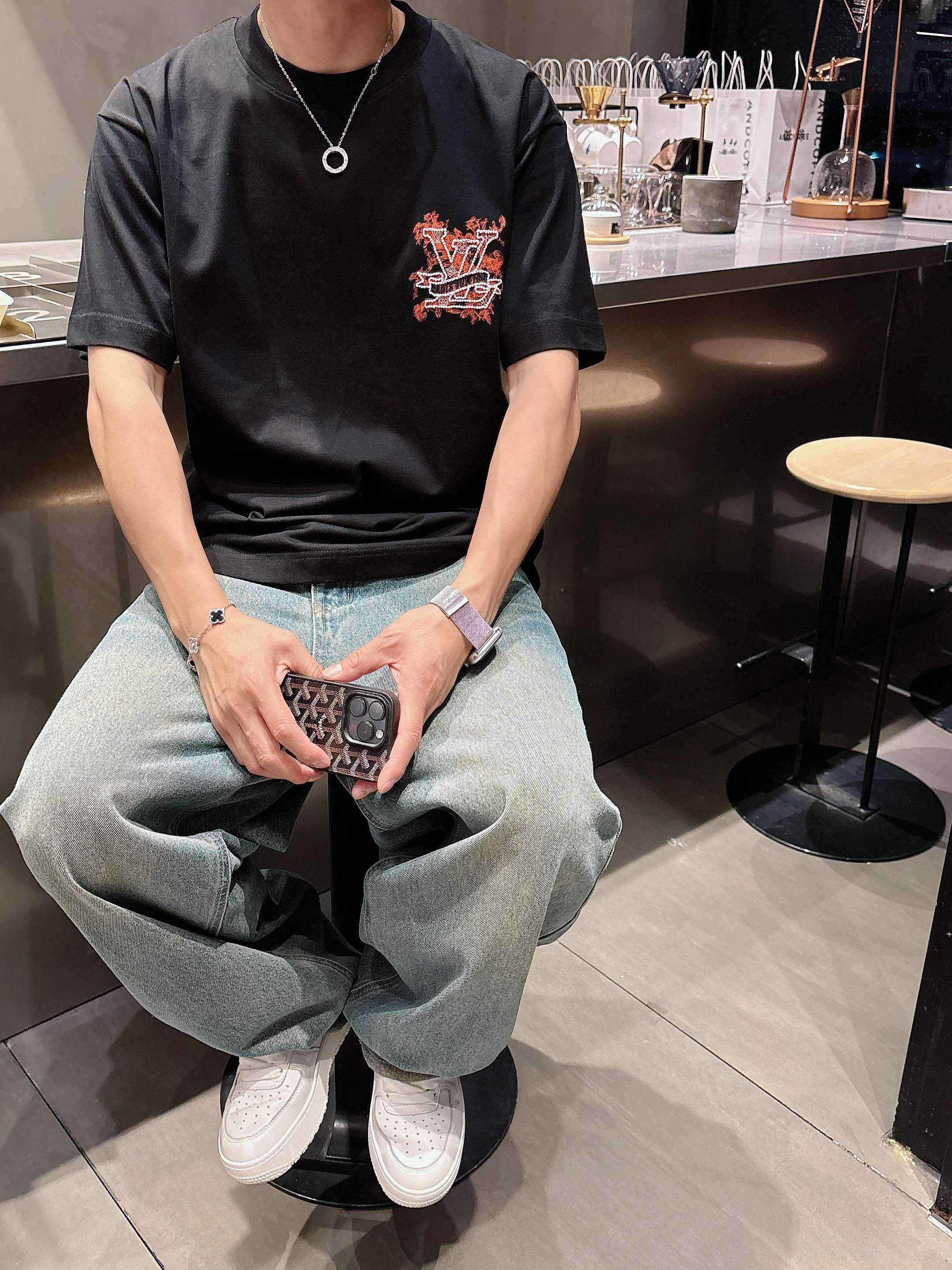 LuxluxHouse Best Quality Clothes T-shirt Louis Vuitton