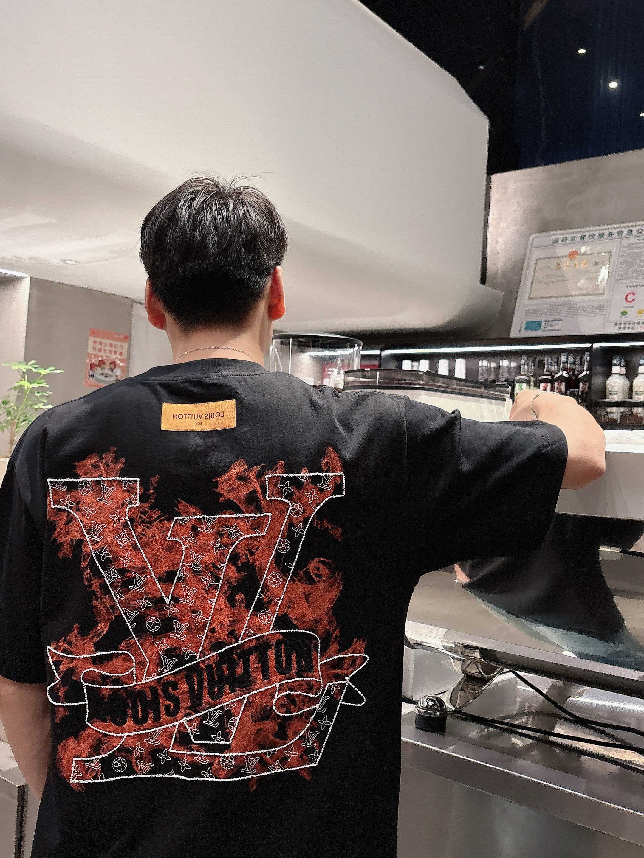 LuxluxHouse Best Quality Clothes T-shirt Louis Vuitton