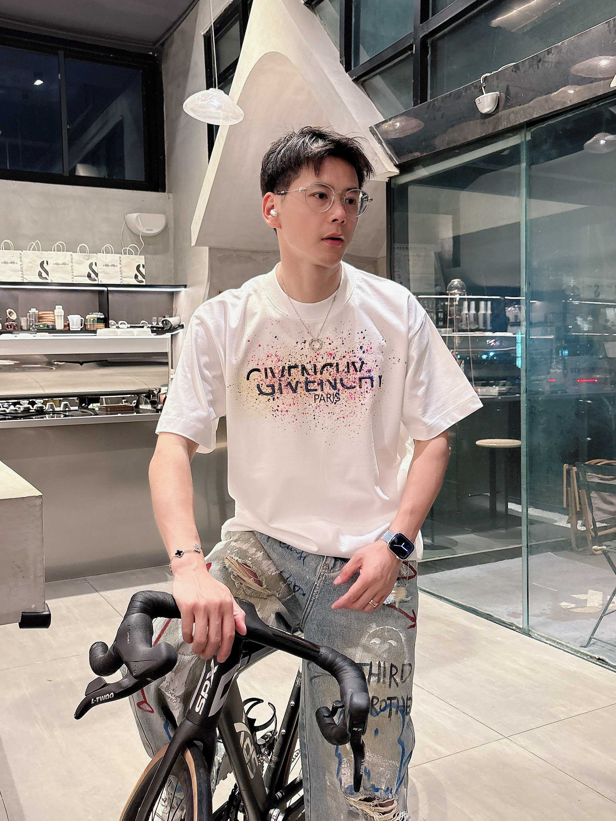 LuxluxHouse Best Quality Clothes Givenchy T-shirt