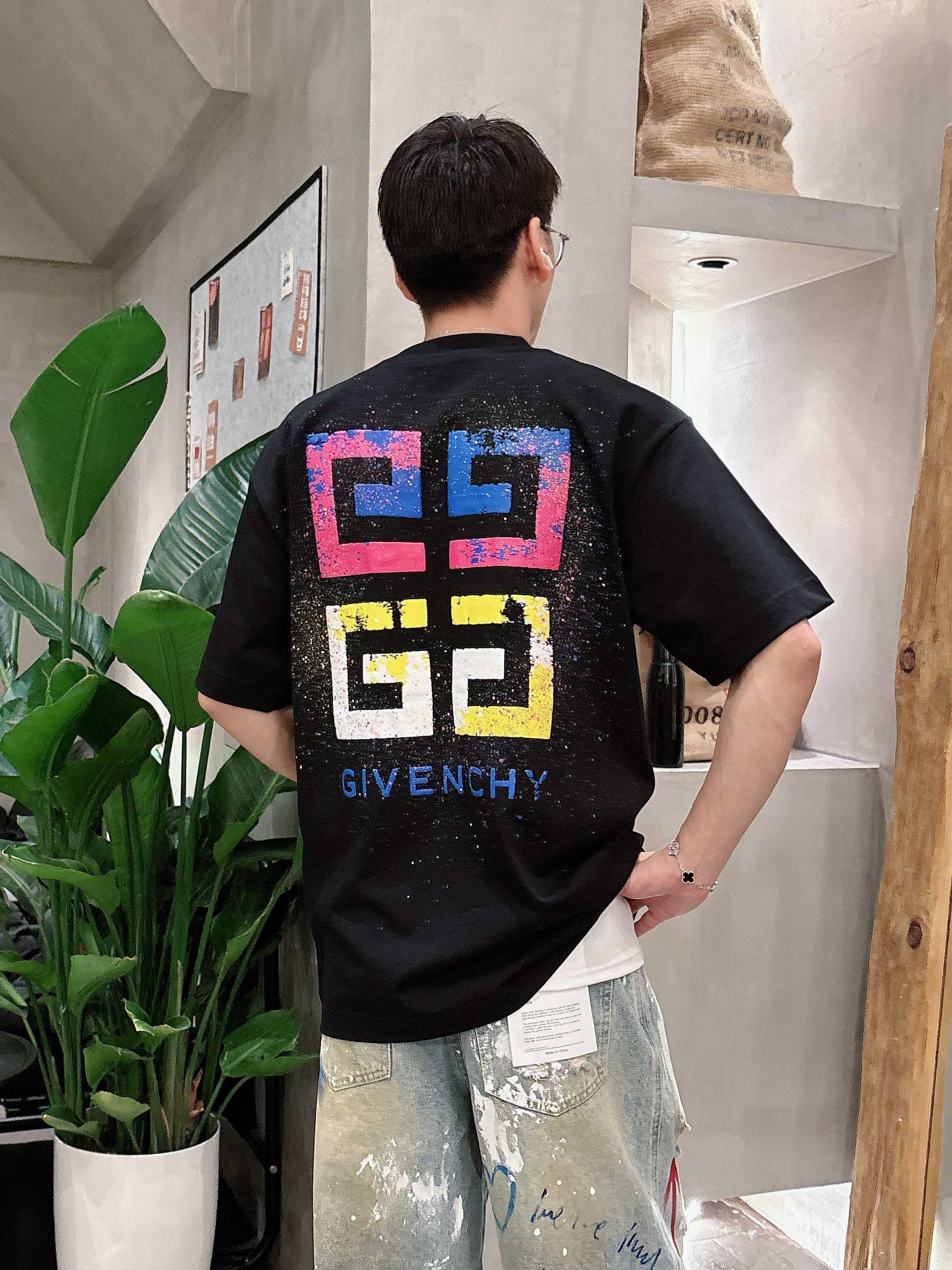 LuxluxHouse Best Quality Clothes Givenchy T-shirt
