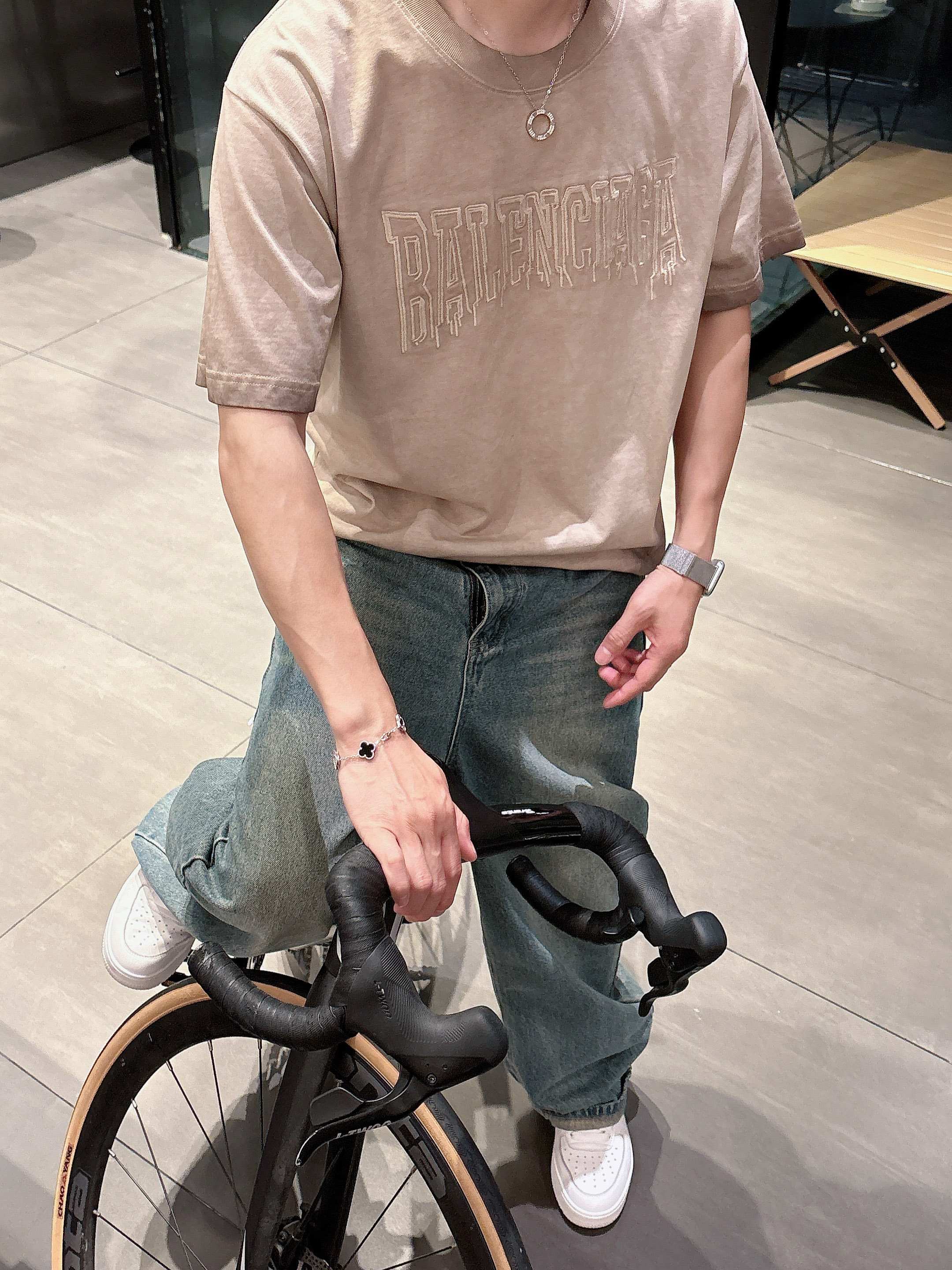 LuxluxHouse Best Quality Clothes Balenciaga T-shirt