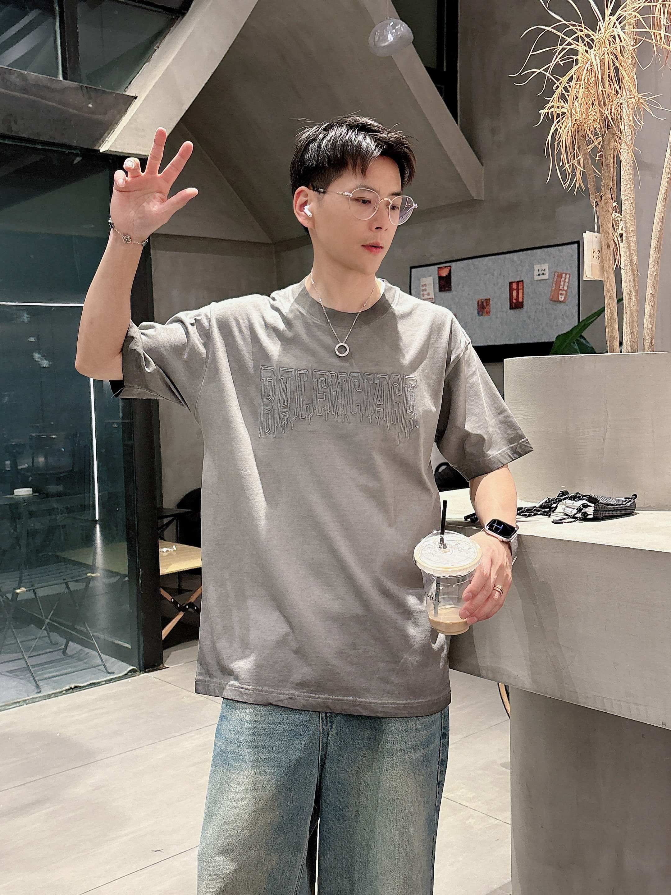 LuxluxHouse Best Quality Clothes Balenciaga T-shirt