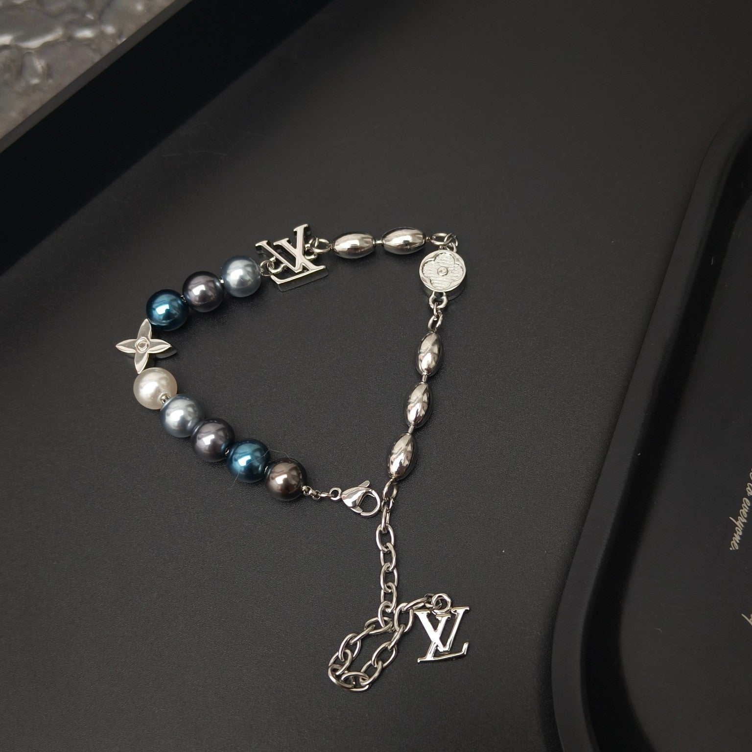 LuxluxHouse Best Quality Accessories Necklace Bracelet Louis Vuitton