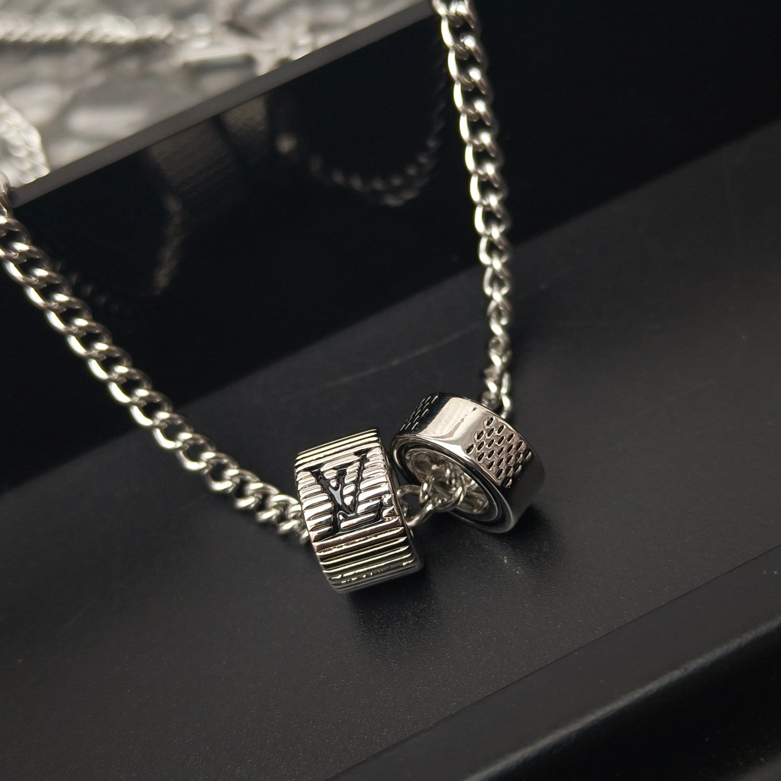 LuxluxHouse Best Quality Accessories Necklace Bracelet Louis Vuitton