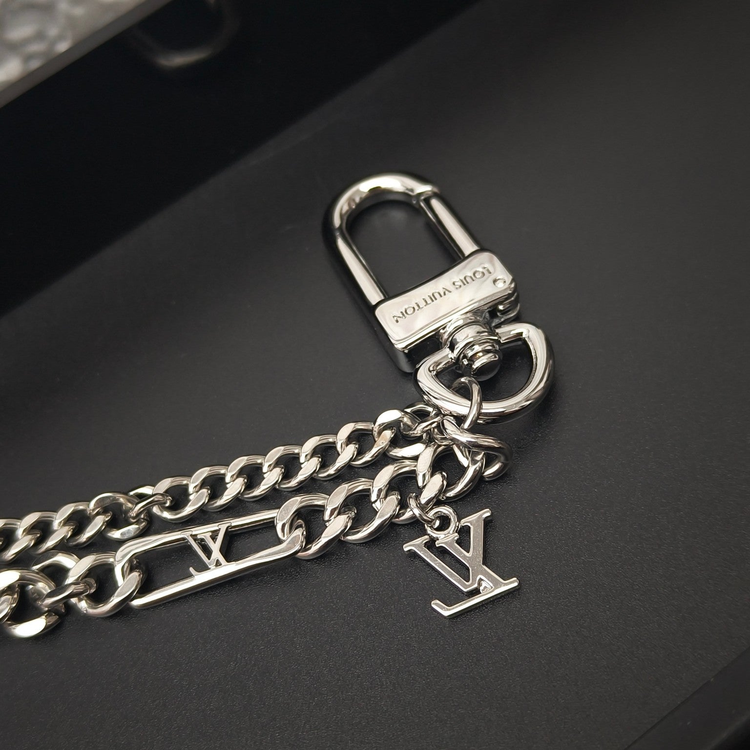 LuxluxHouse Best Quality Accessories Louis Vuitton Keychain