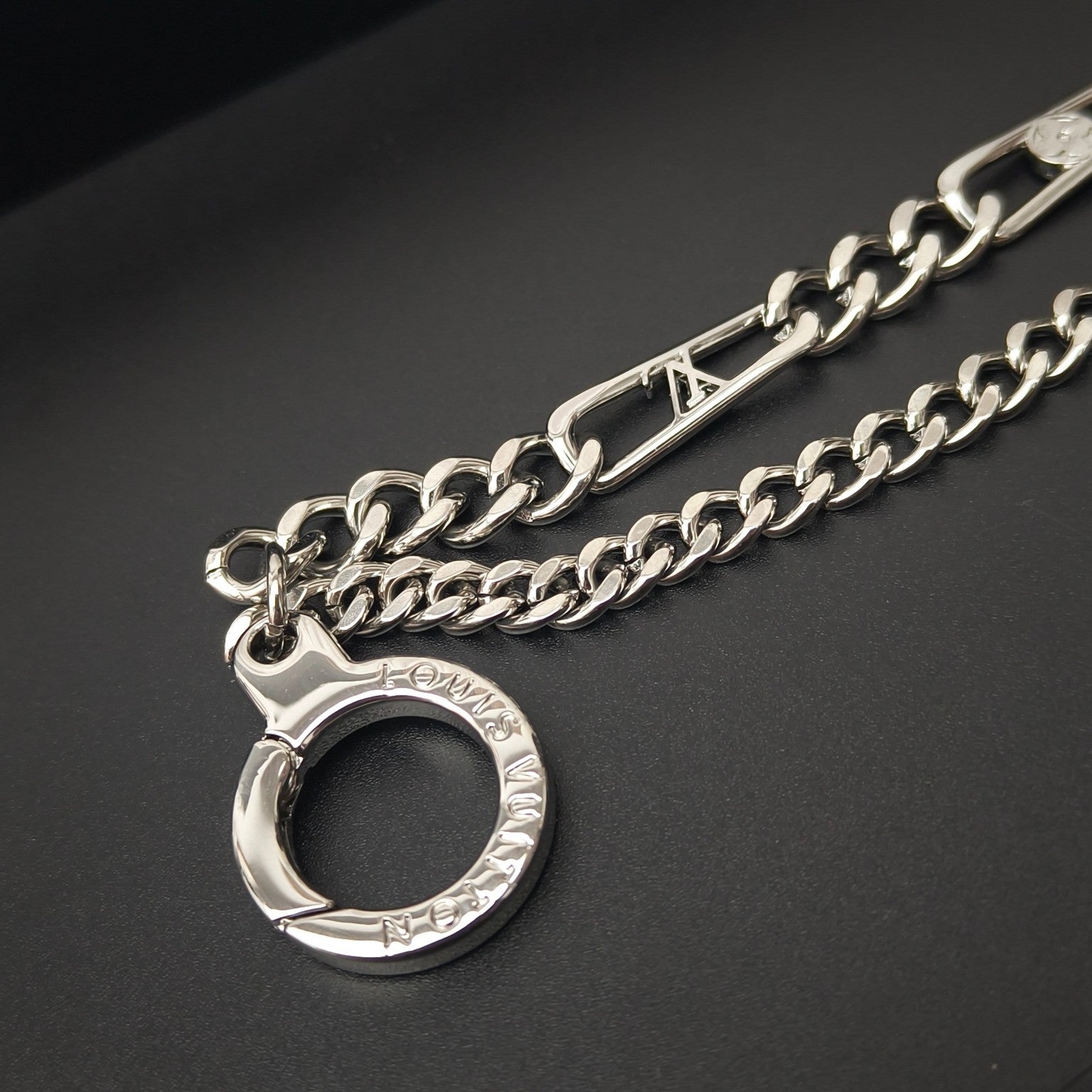 LuxluxHouse Best Quality Accessories Louis Vuitton Keychain