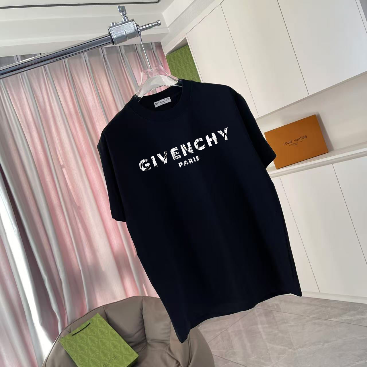 LuxluxHouse Best Quality Clothes Givenchy T-shirt