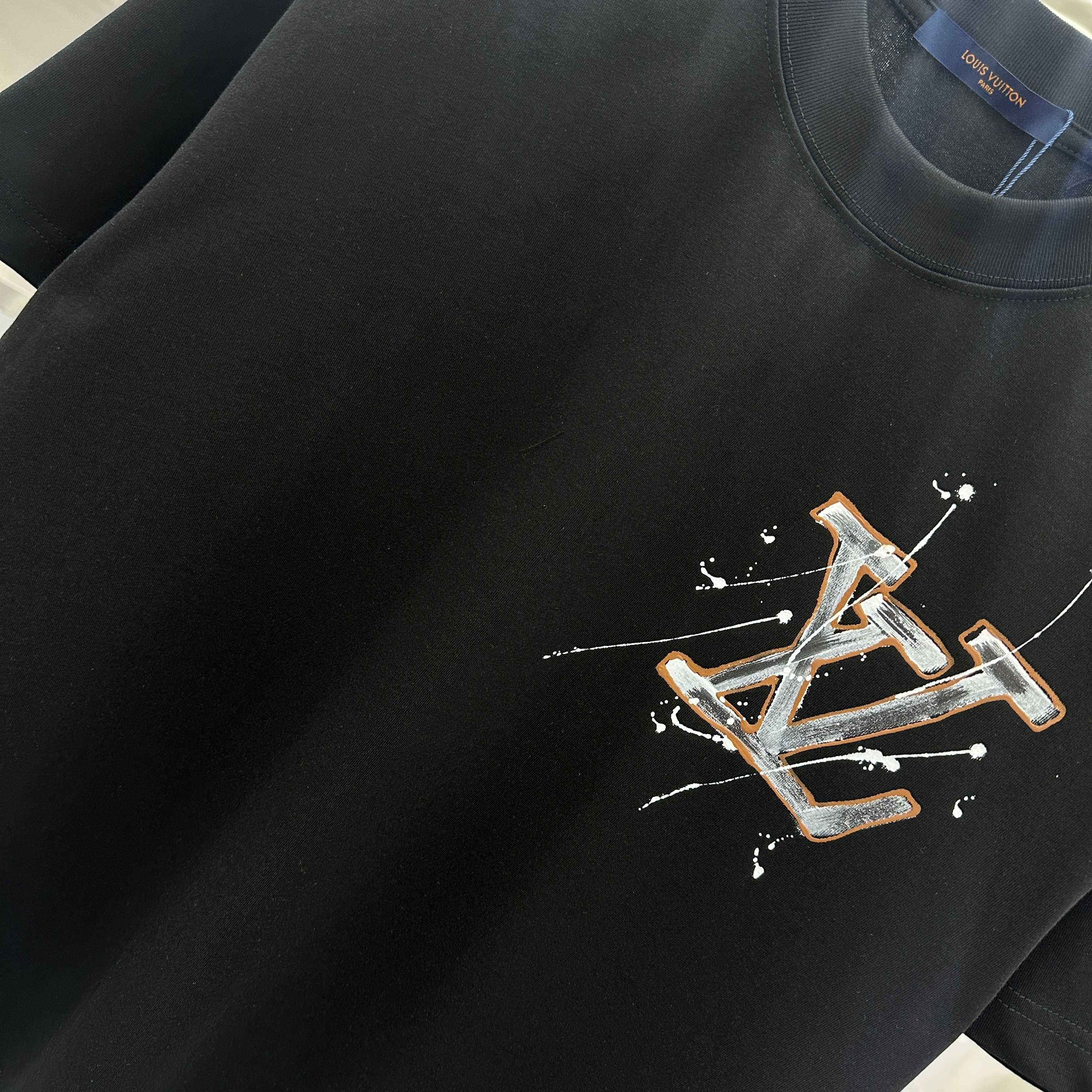 LuxluxHouse Best Quality Clothes T-shirt Louis Vuitton