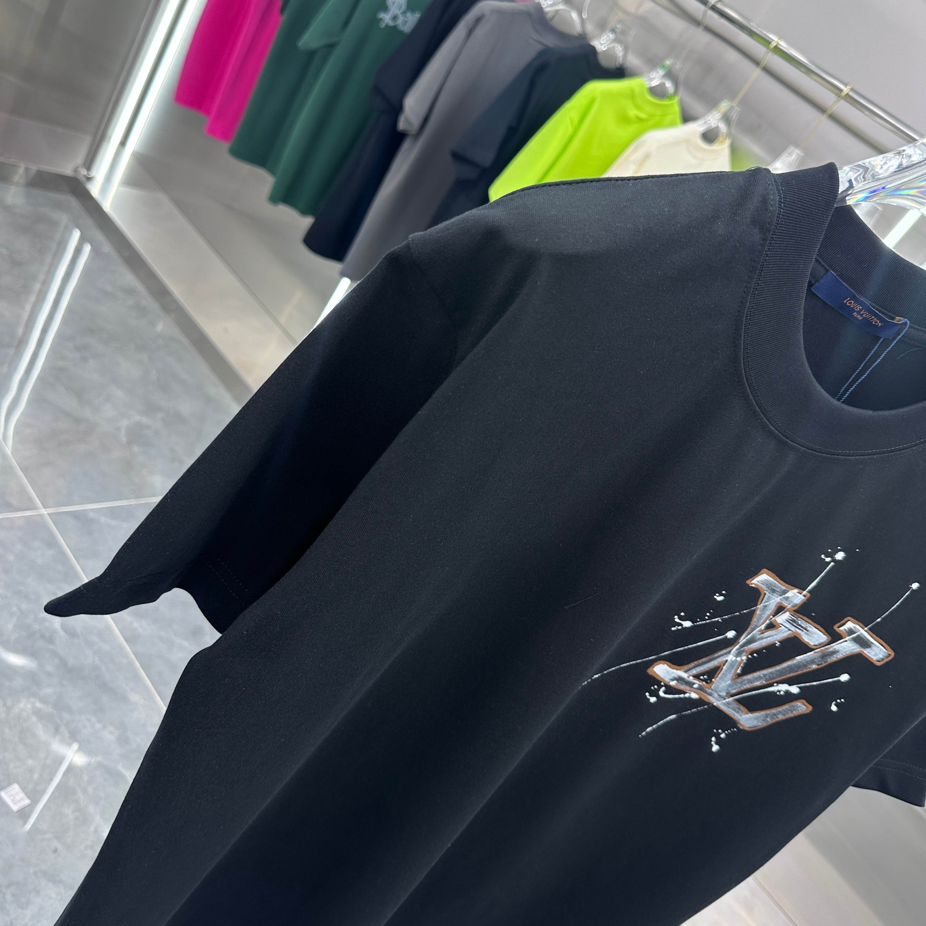 LuxluxHouse Best Quality Clothes T-shirt Louis Vuitton