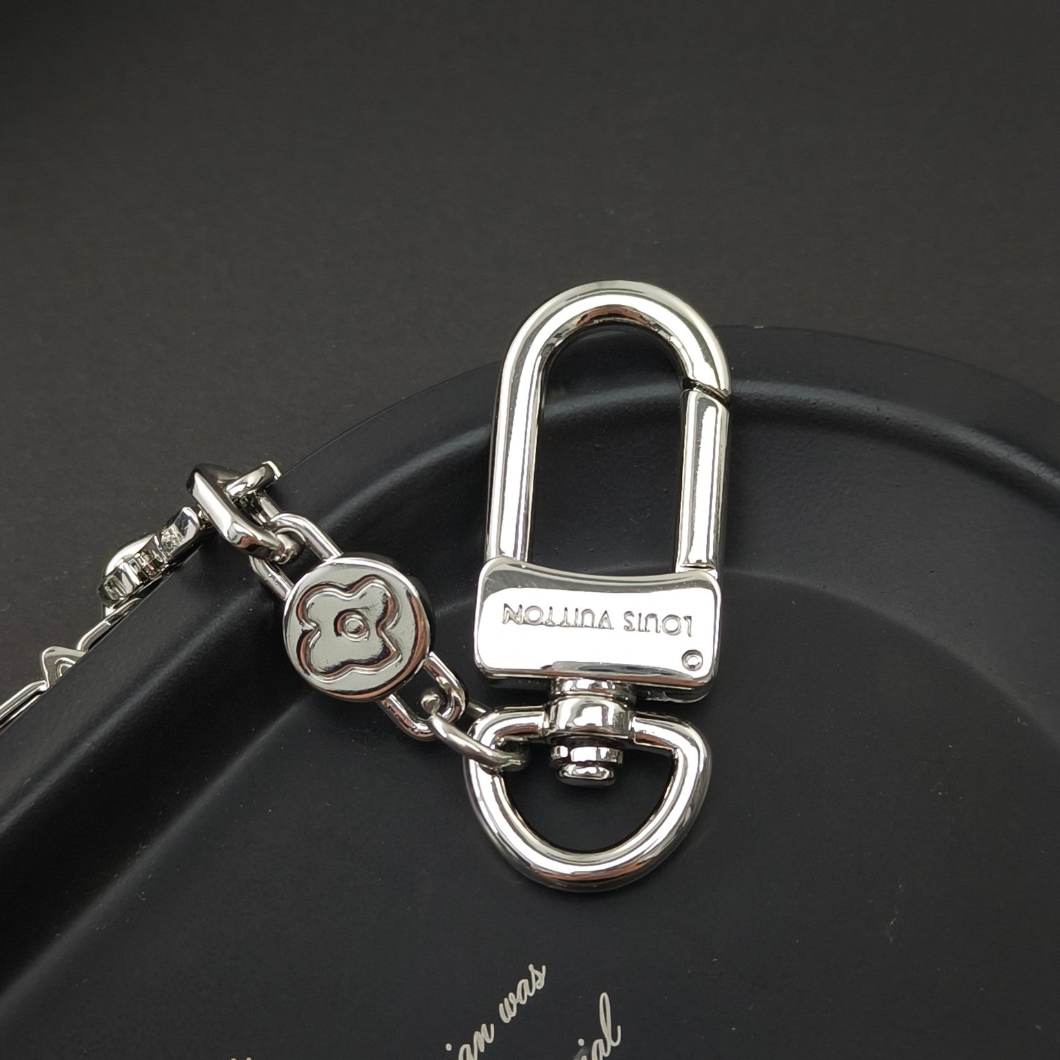 LuxluxHouse Best Quality Accessories Louis Vuitton Keychain