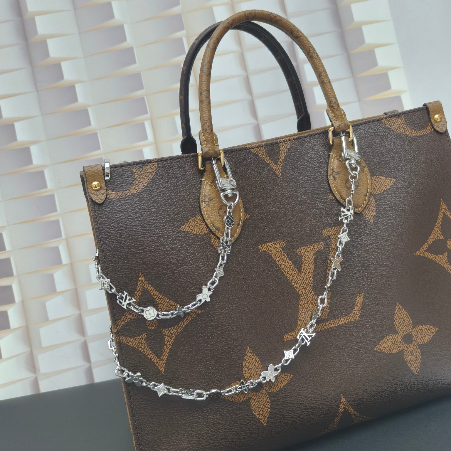 LuxluxHouse Best Quality Accessories Louis Vuitton Keychain