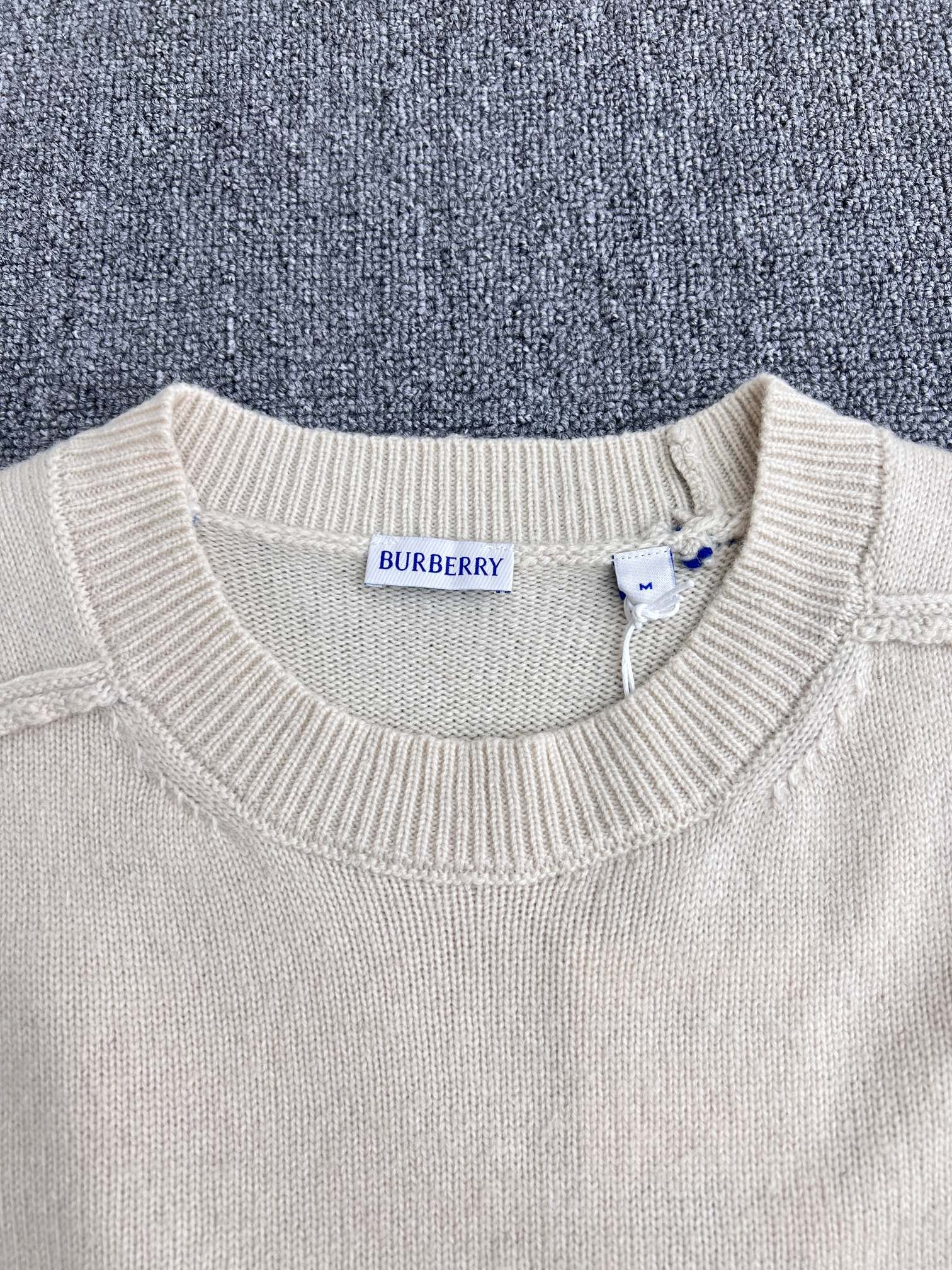 LuxluxHouse Best Quality Clothes Burberry Hoodie & Sweater