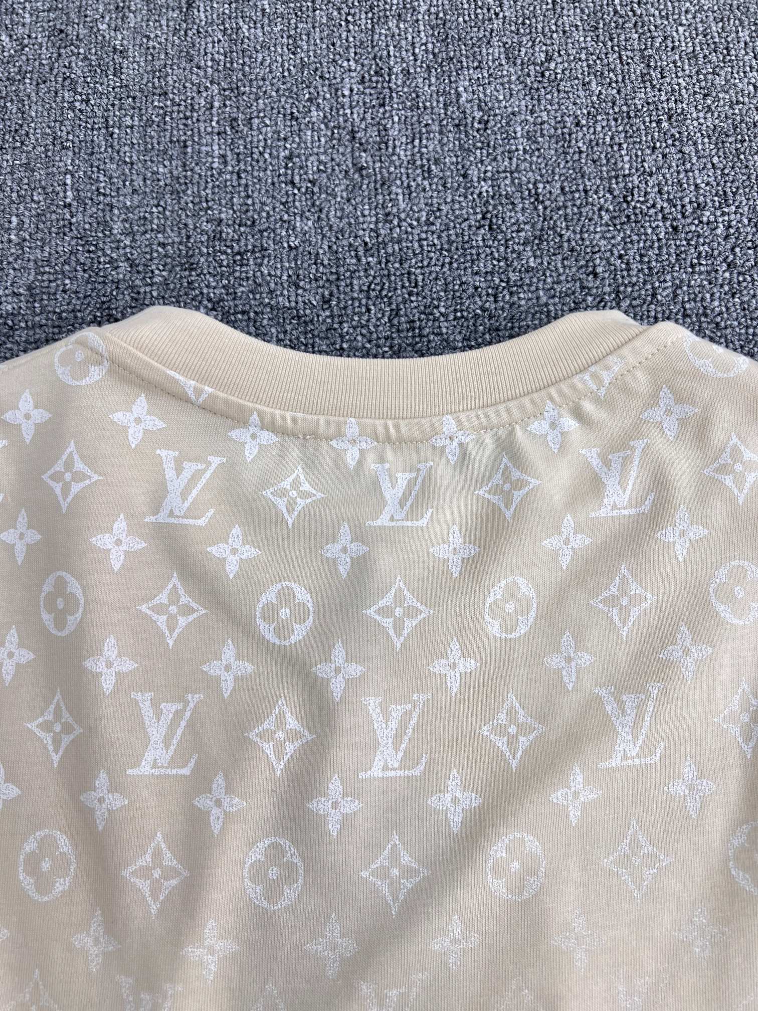 LuxluxHouse Best Quality Clothes T-shirt Louis Vuitton