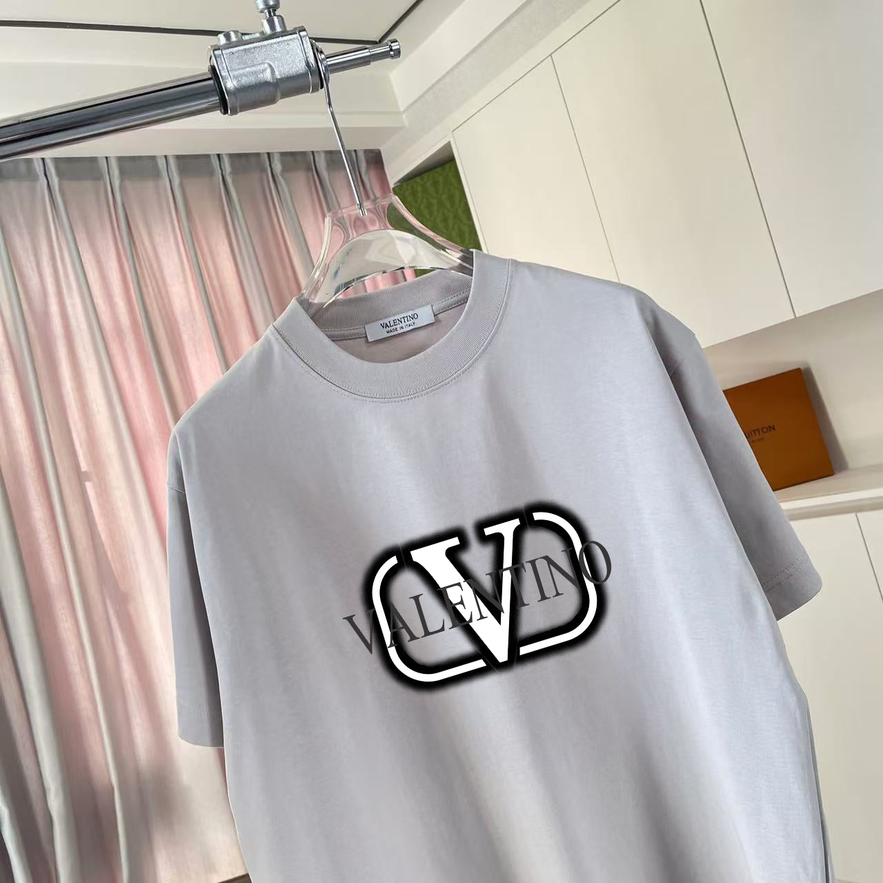 LuxluxHouse Best Quality Clothes Valentino T-shirt