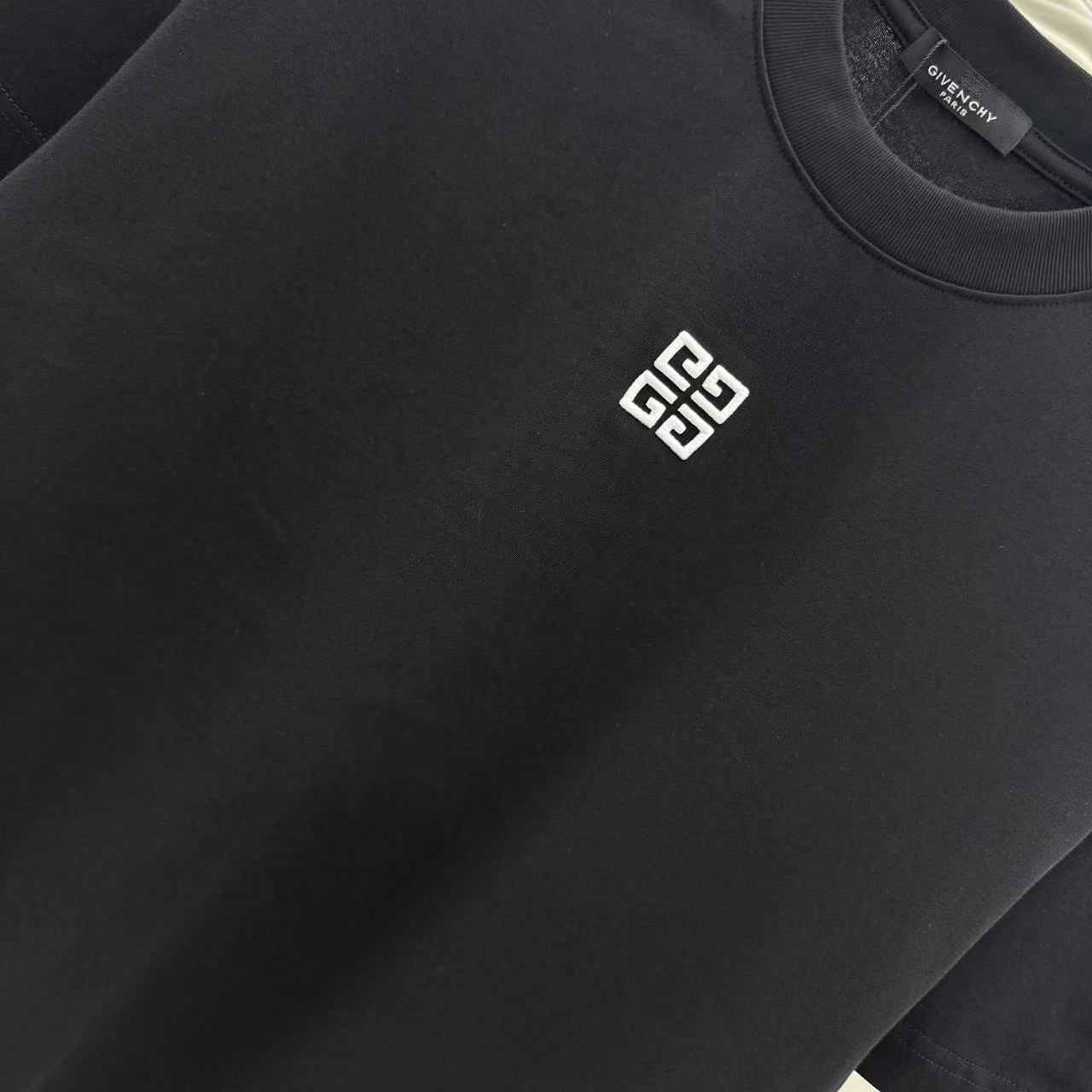 LuxluxHouse Best Quality Clothes Givenchy T-shirt