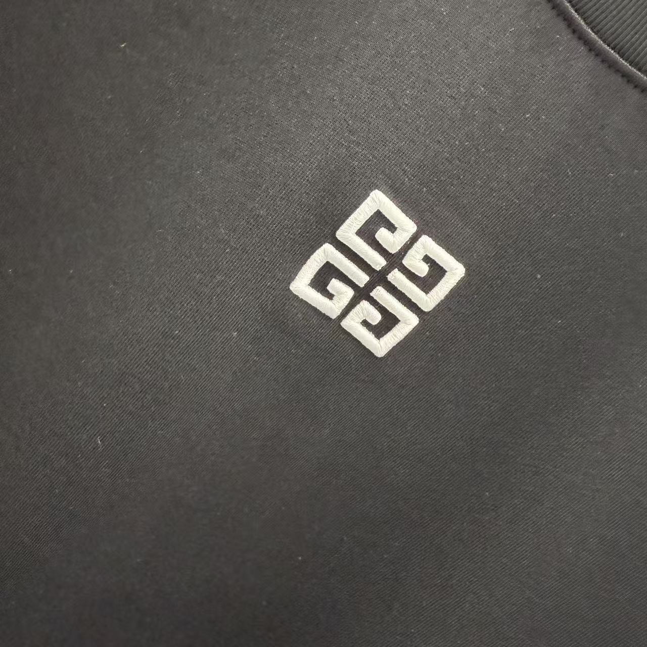 LuxluxHouse Best Quality Clothes Givenchy T-shirt