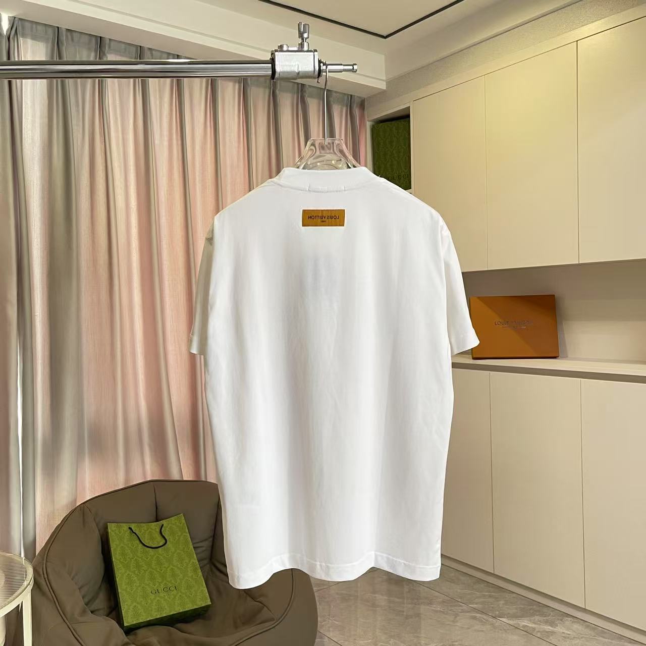 LuxluxHouse Best Quality Clothes T-shirt Louis Vuitton