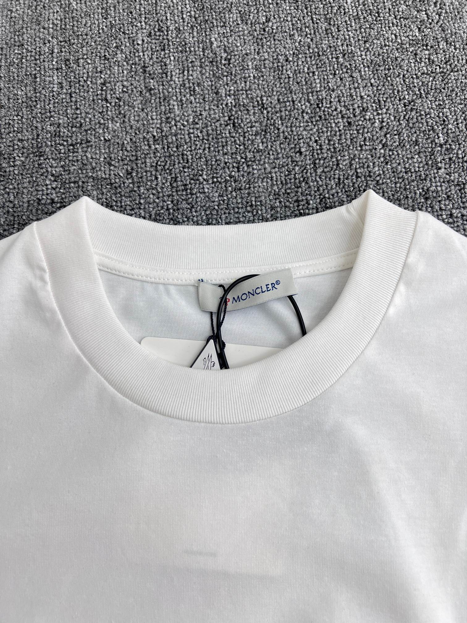 LuxluxHouse Best Quality Clothes T-shirt Moncler