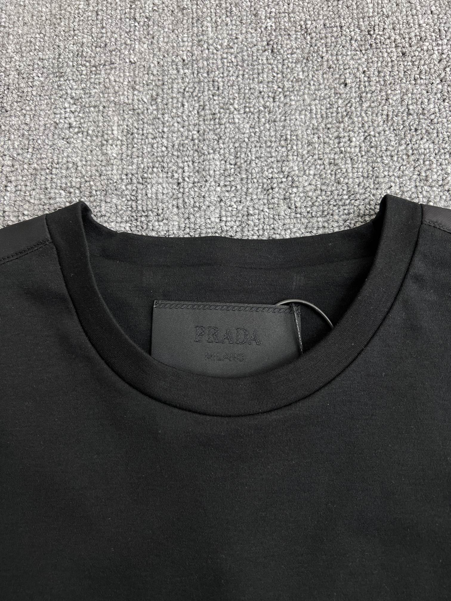 LuxluxHouse Best Quality Clothes T-shirt Prada