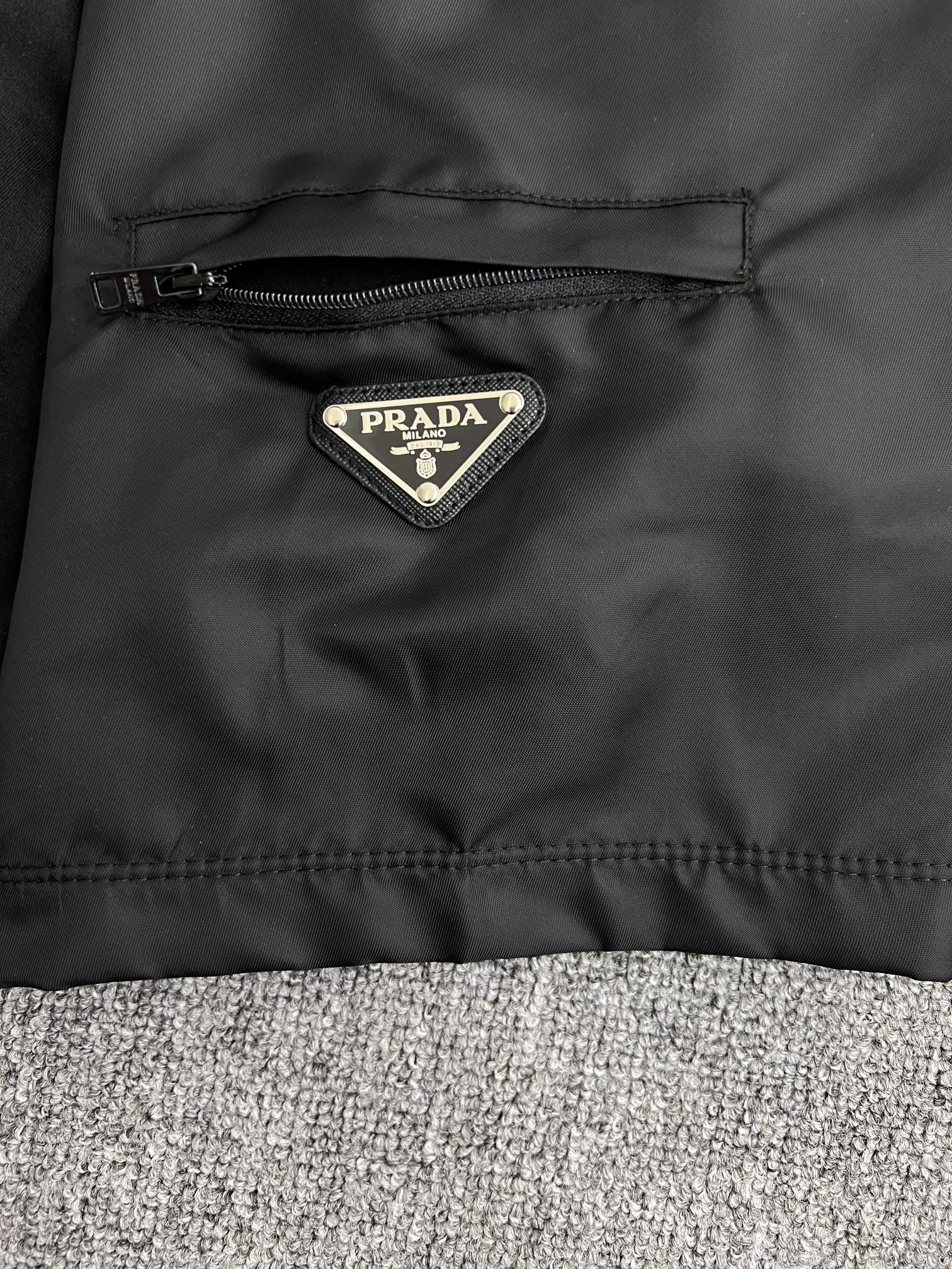 LuxluxHouse Best Quality Clothes T-shirt Prada
